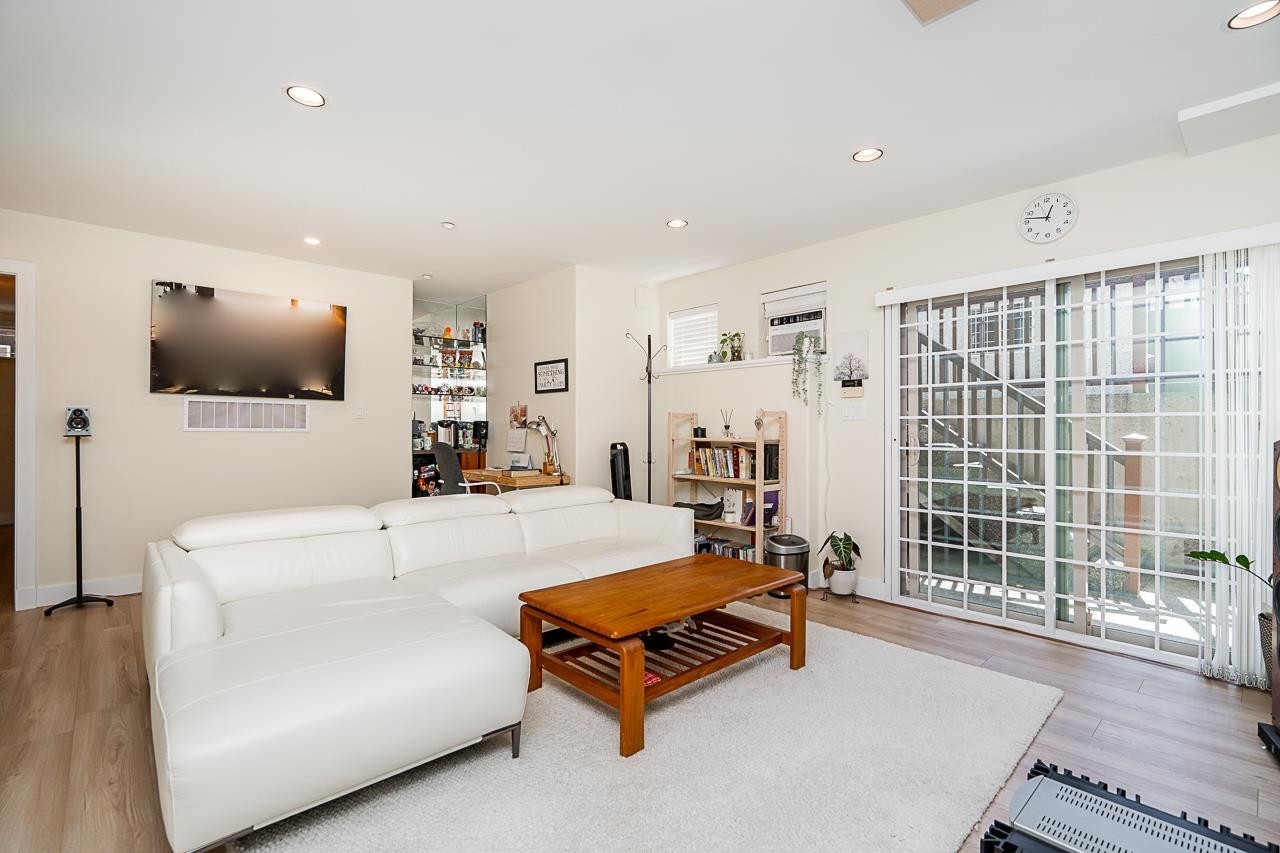 732 26Th Avenue W, Vancouver, BC