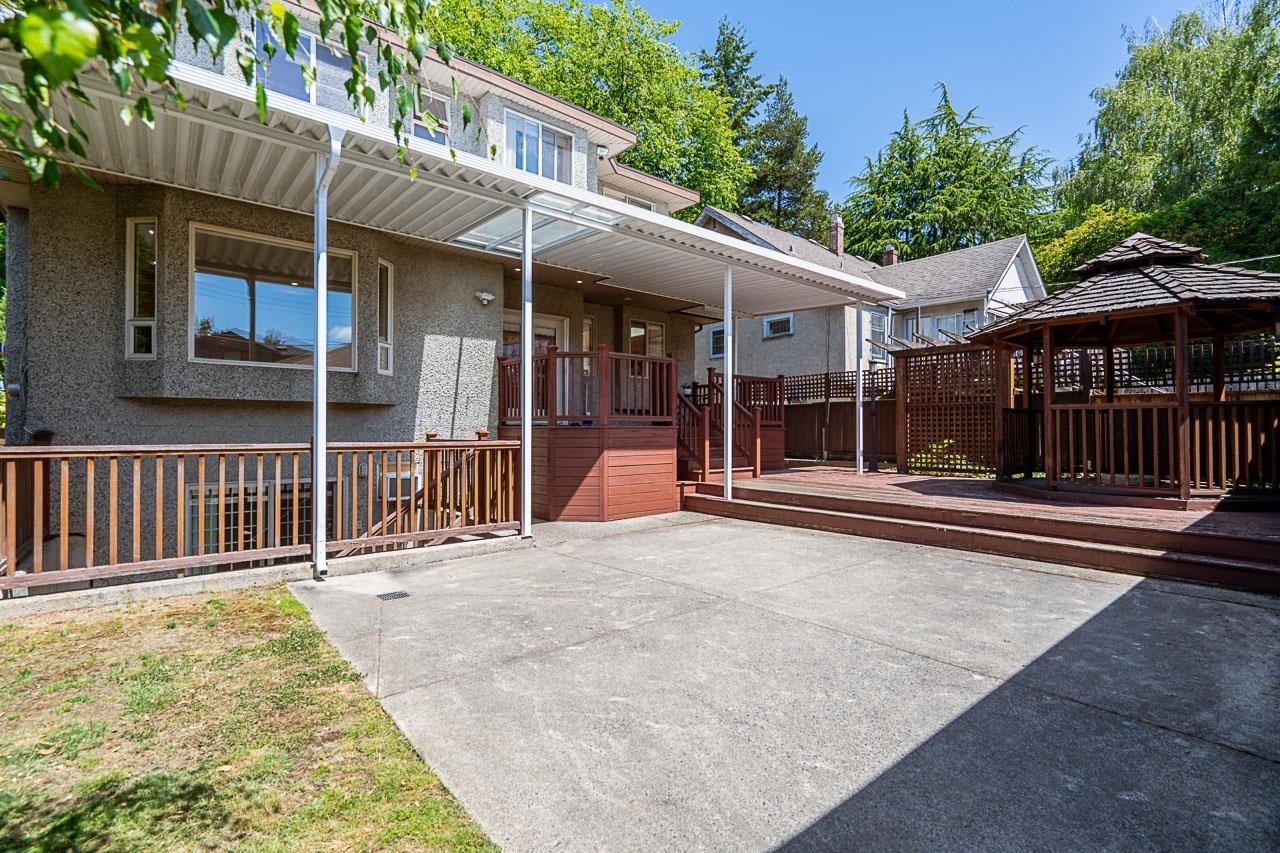 732 26Th Avenue W, Vancouver, BC