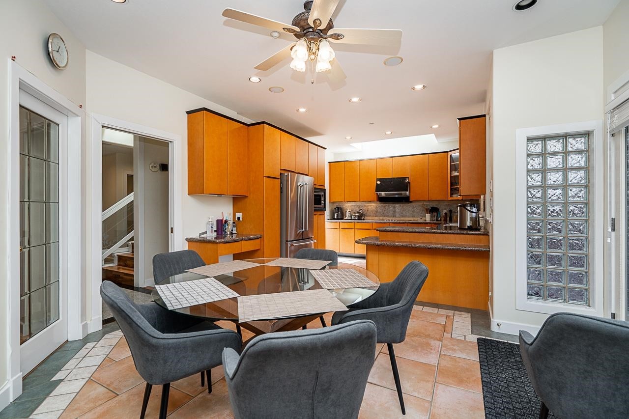 732 26Th Avenue W, Vancouver, BC