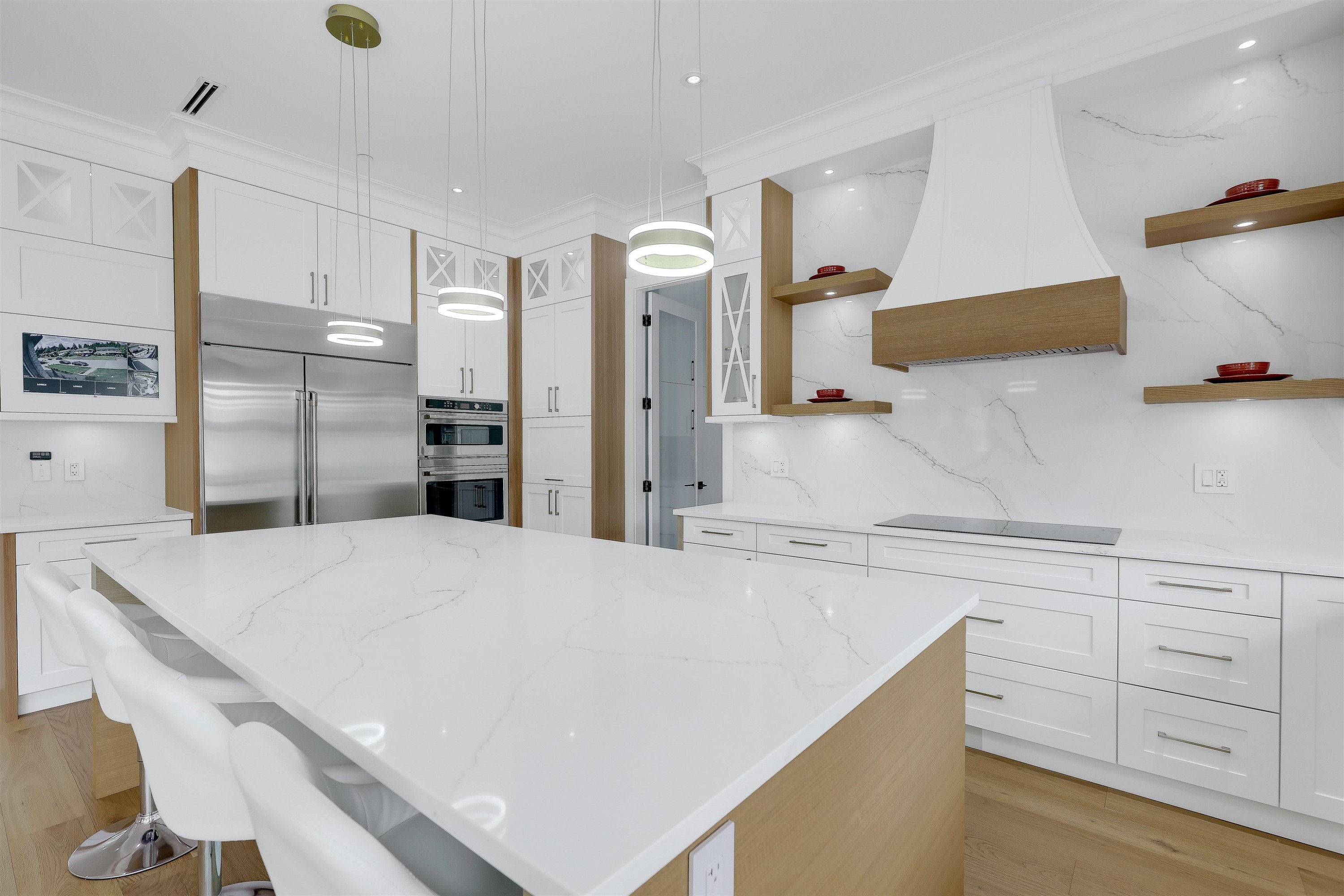 1938 Connaught Avenue, Port Coquitlam, BC - Indoor Photo Showing Kitchen With Upgraded Kitchen