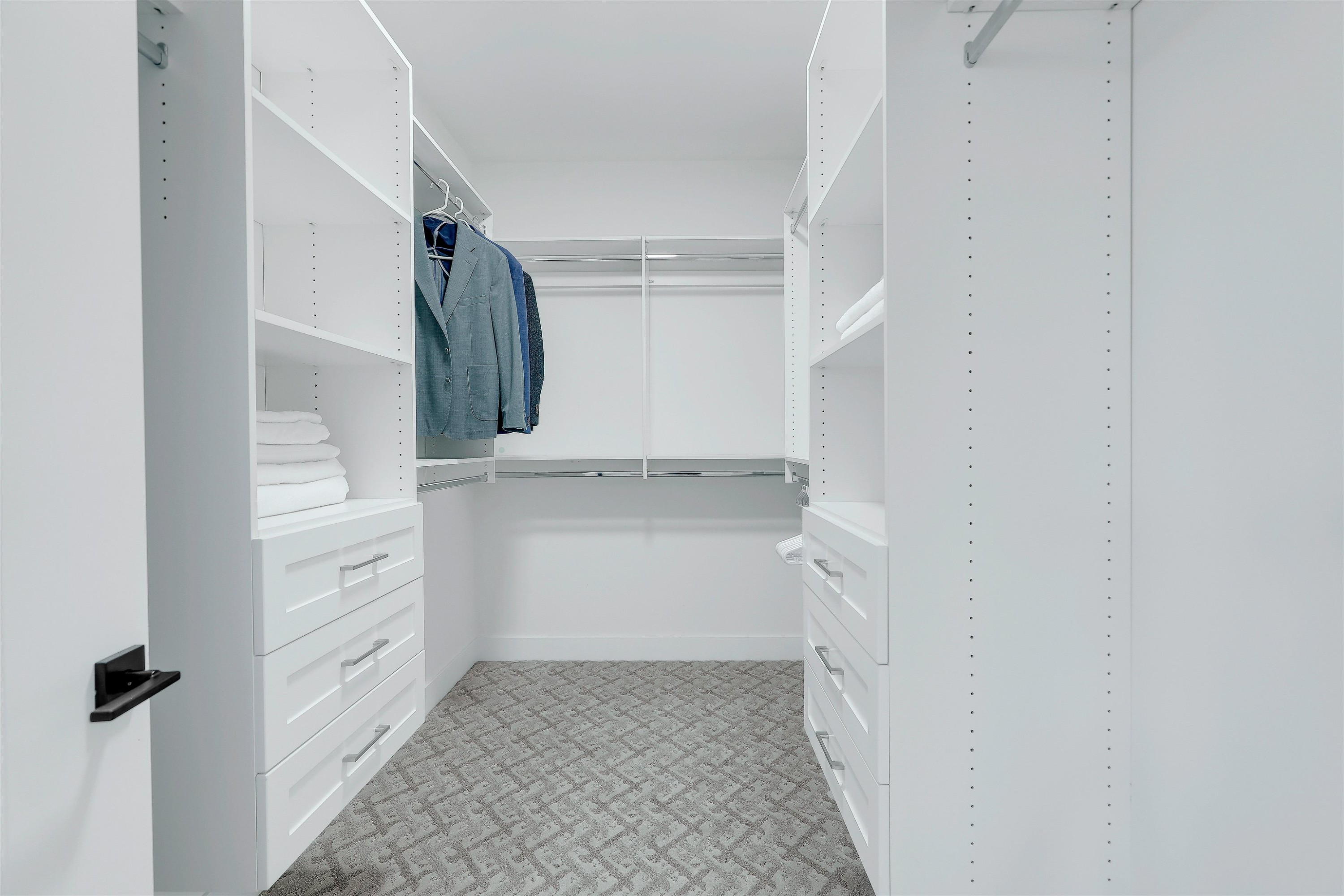 1938 Connaught Avenue, Port Coquitlam, BC - Indoor With Storage