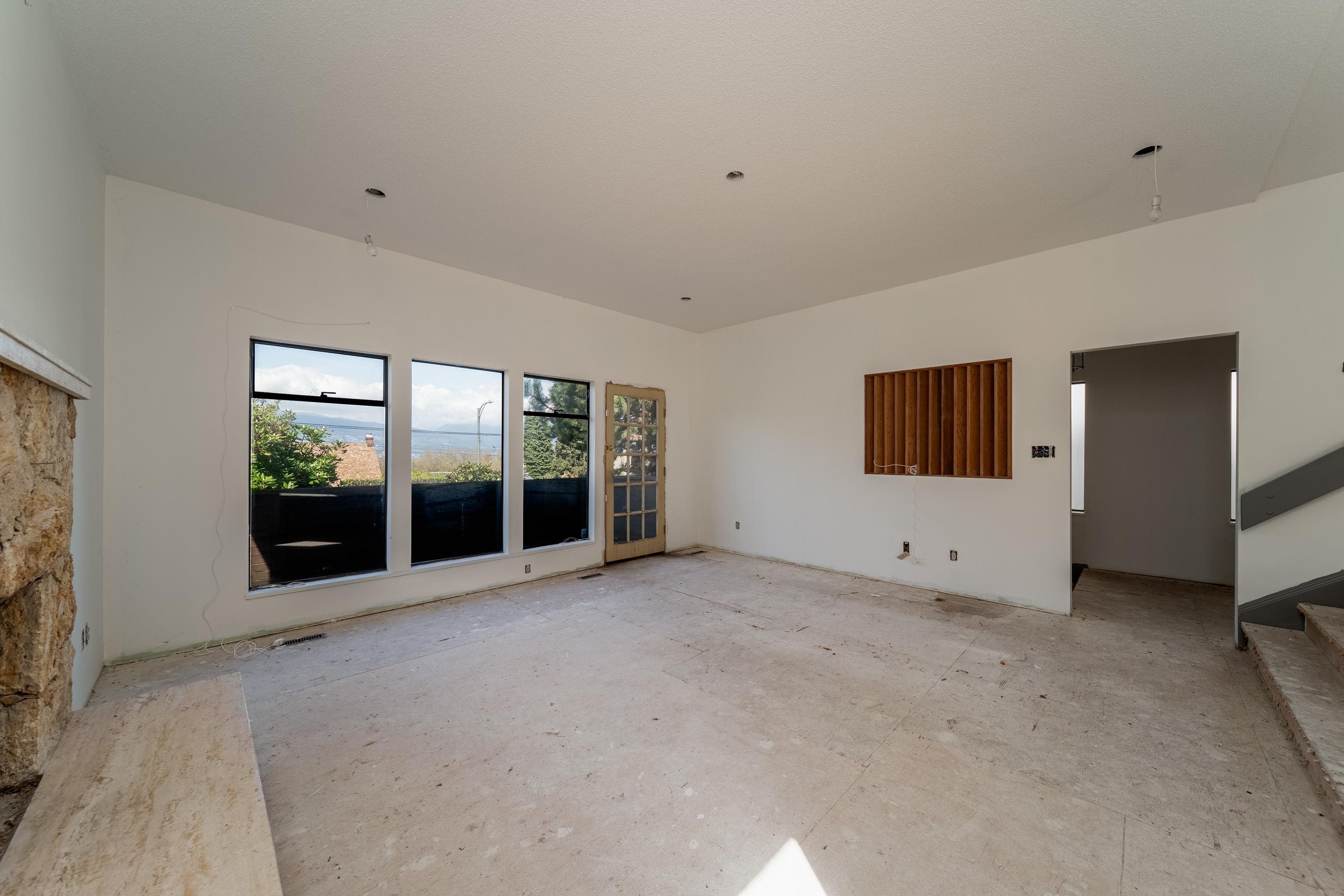 3974 10Th Avenue W, Vancouver, BC