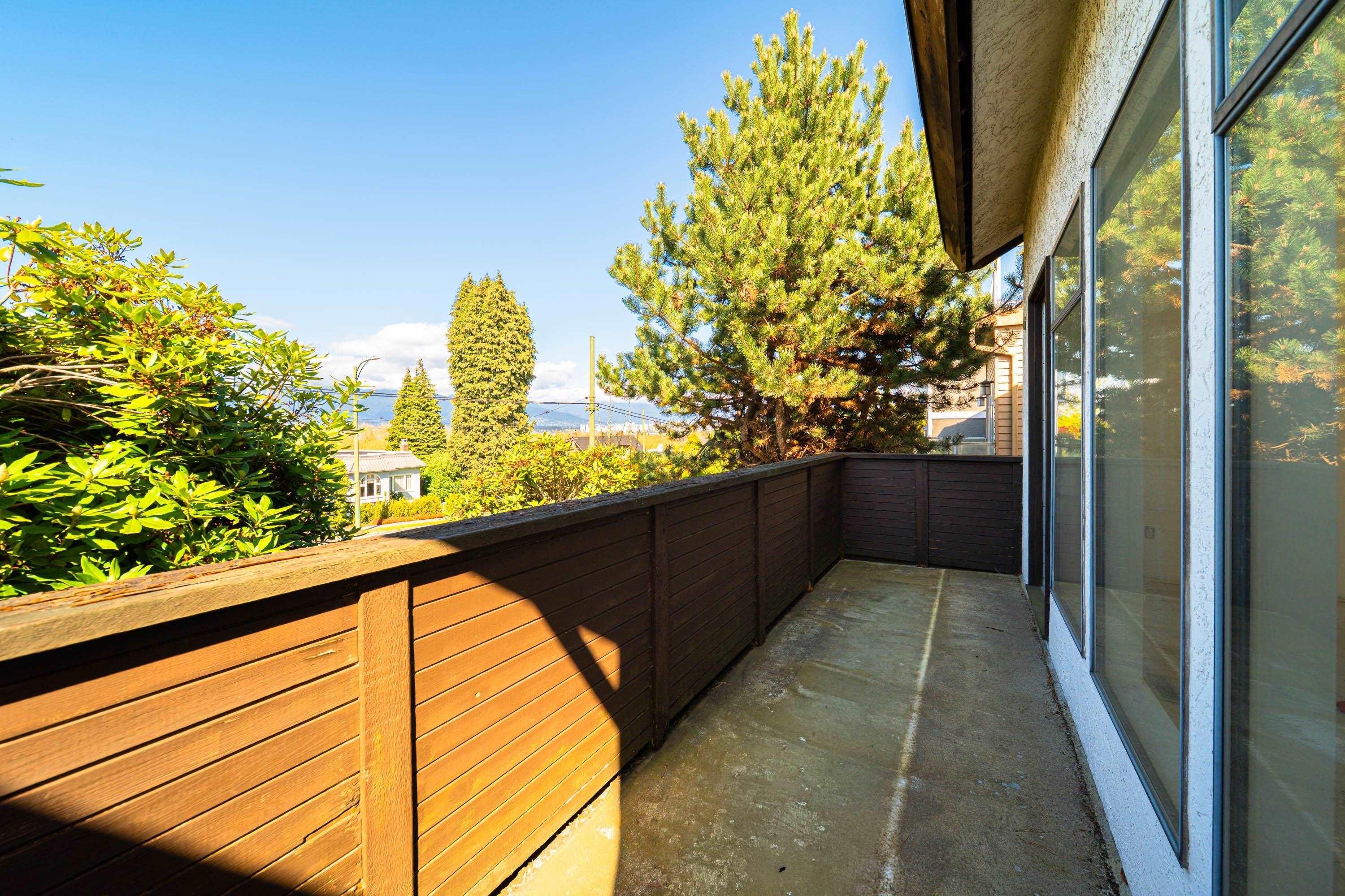 3974 10Th Avenue W, Vancouver, BC