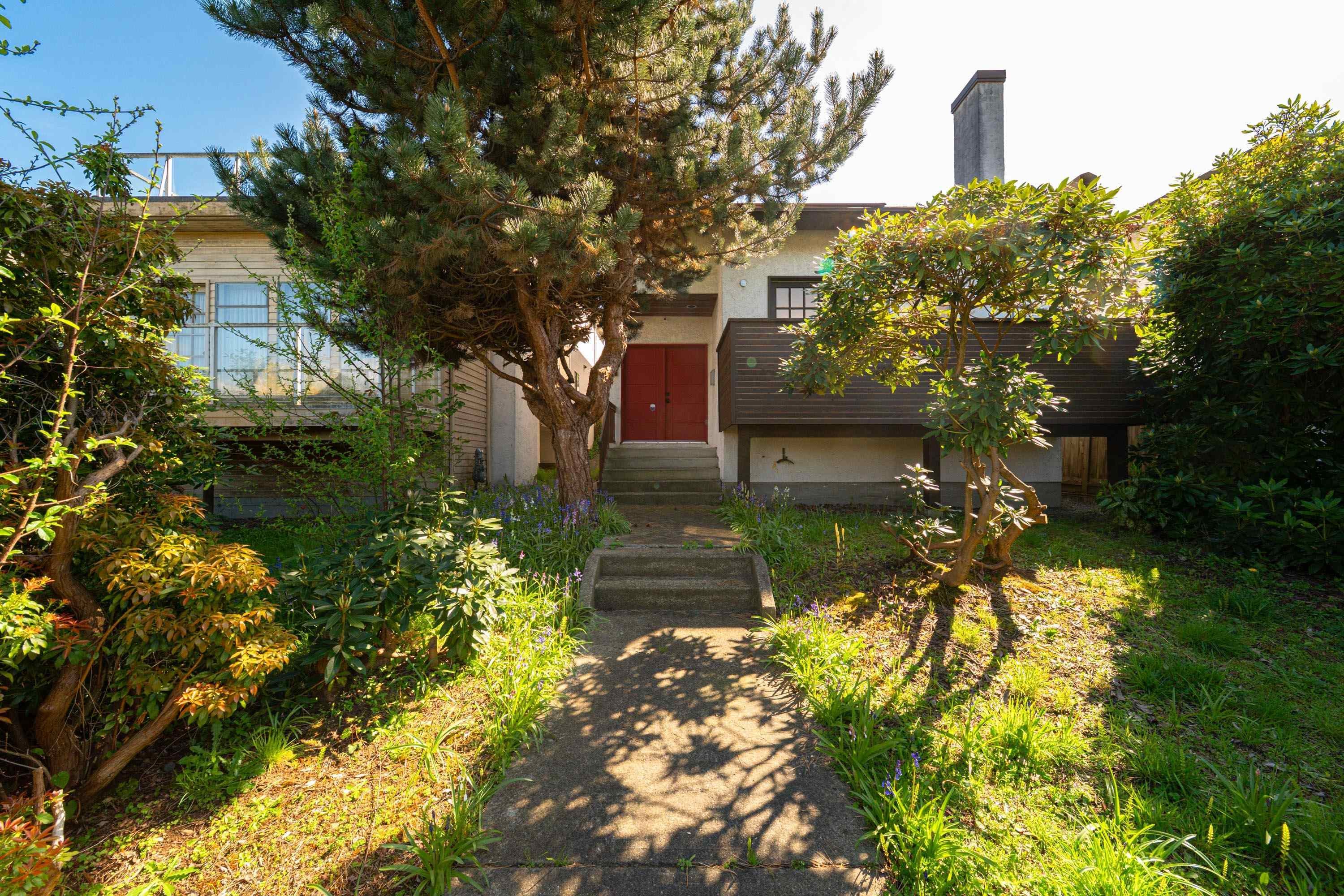 3974 10Th Avenue W, Vancouver, BC