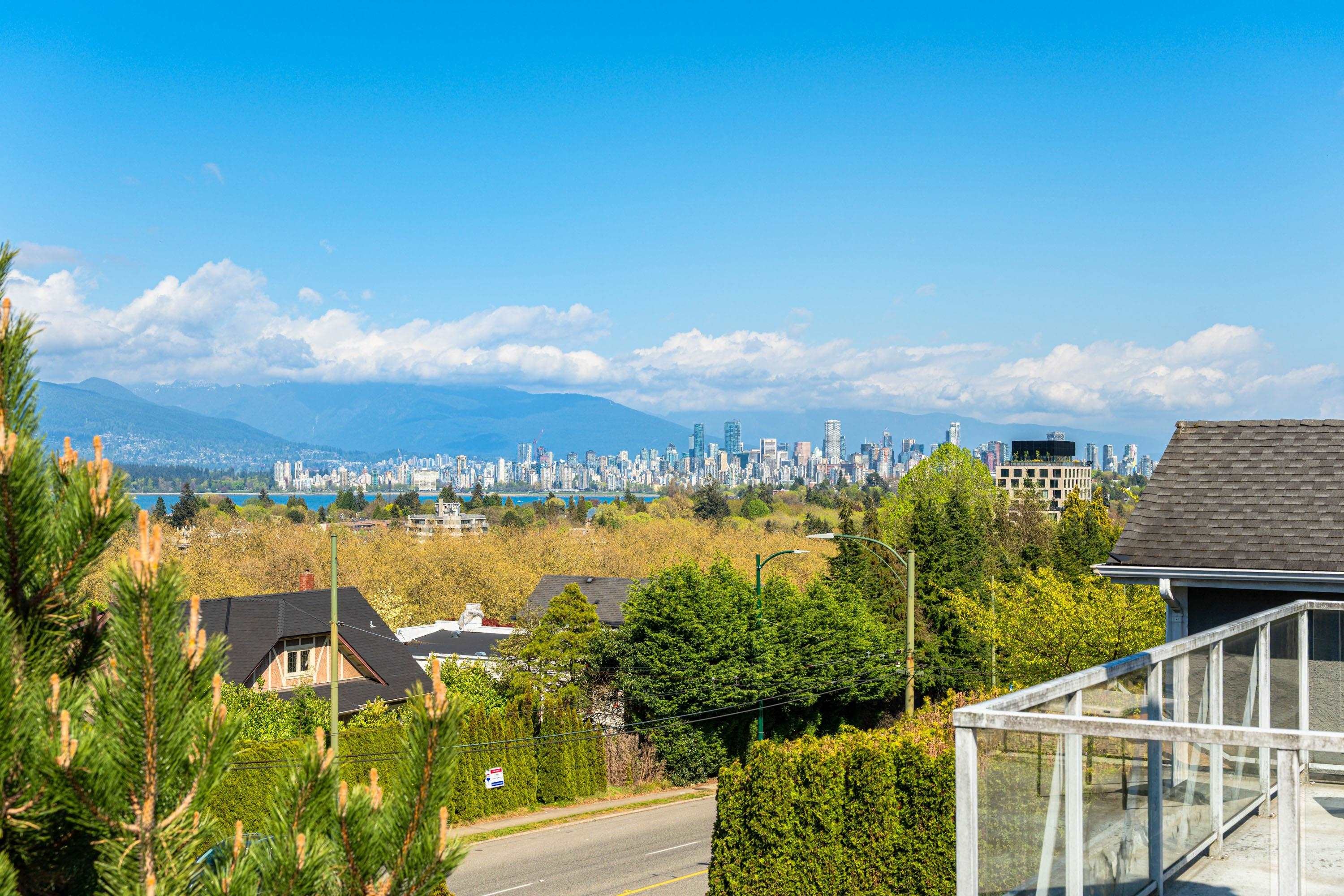 3974 10Th Avenue W, Vancouver, BC