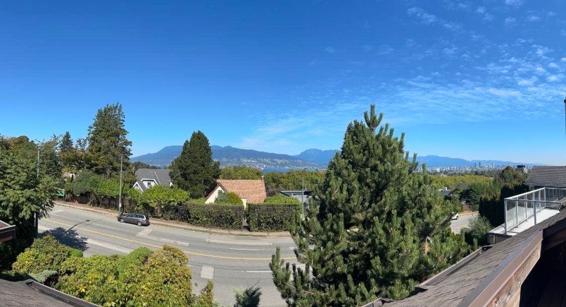 3974 10Th Avenue W, Vancouver, BC