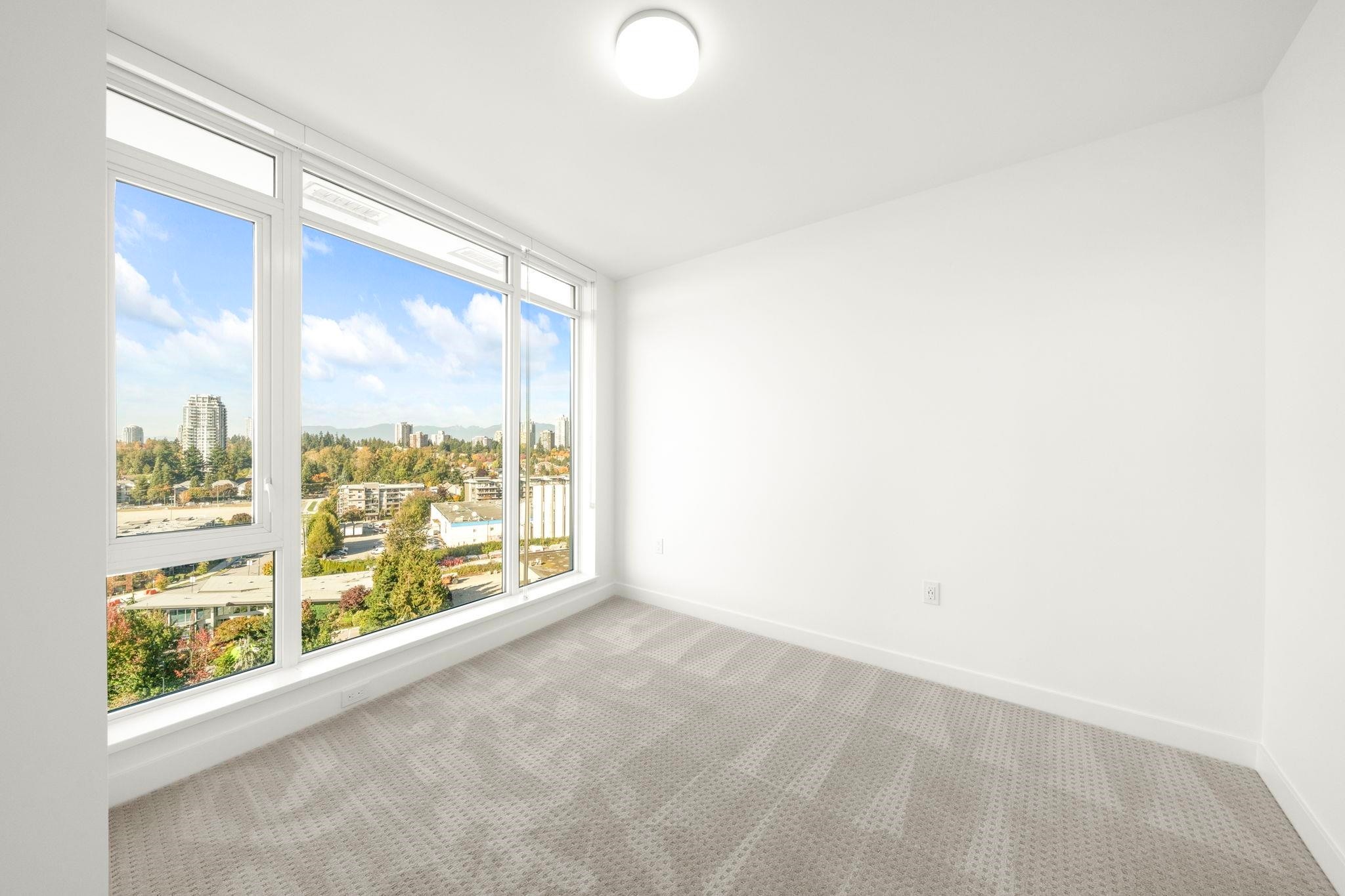 1601-7683 Park Crescent, Burnaby, BC