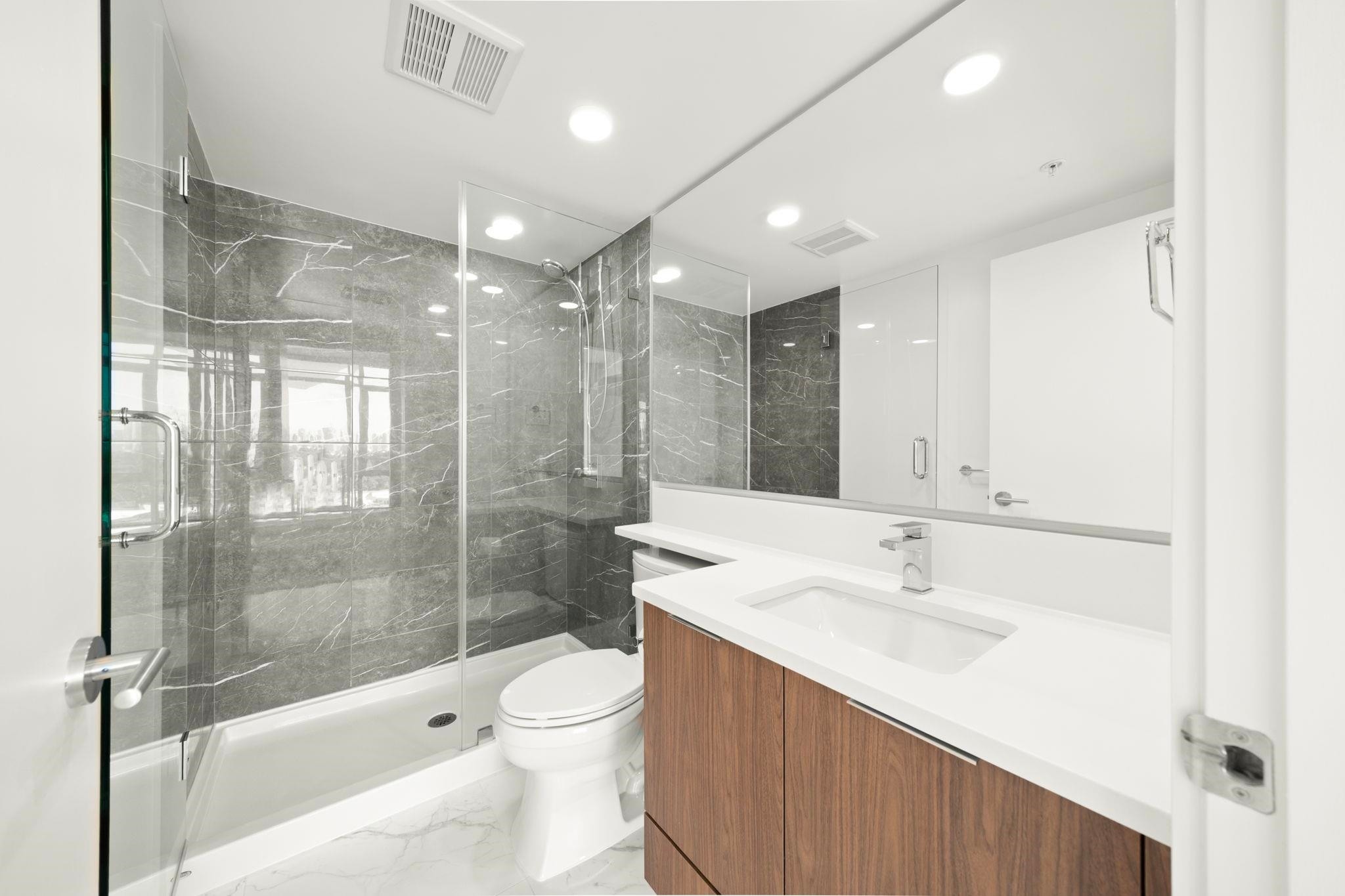1601-7683 Park Crescent, Burnaby, BC