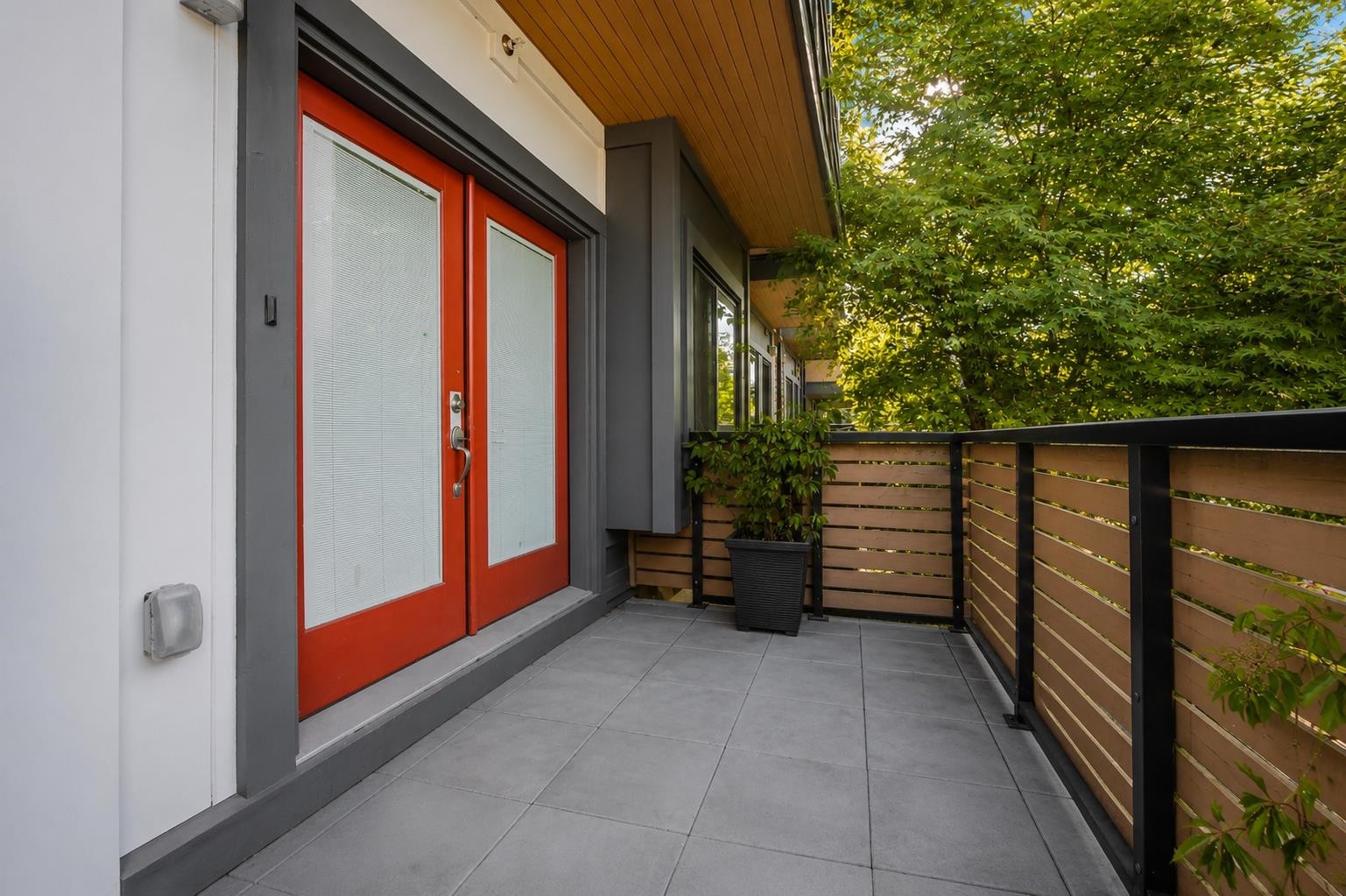 2412 Dundas Street, Vancouver, BC