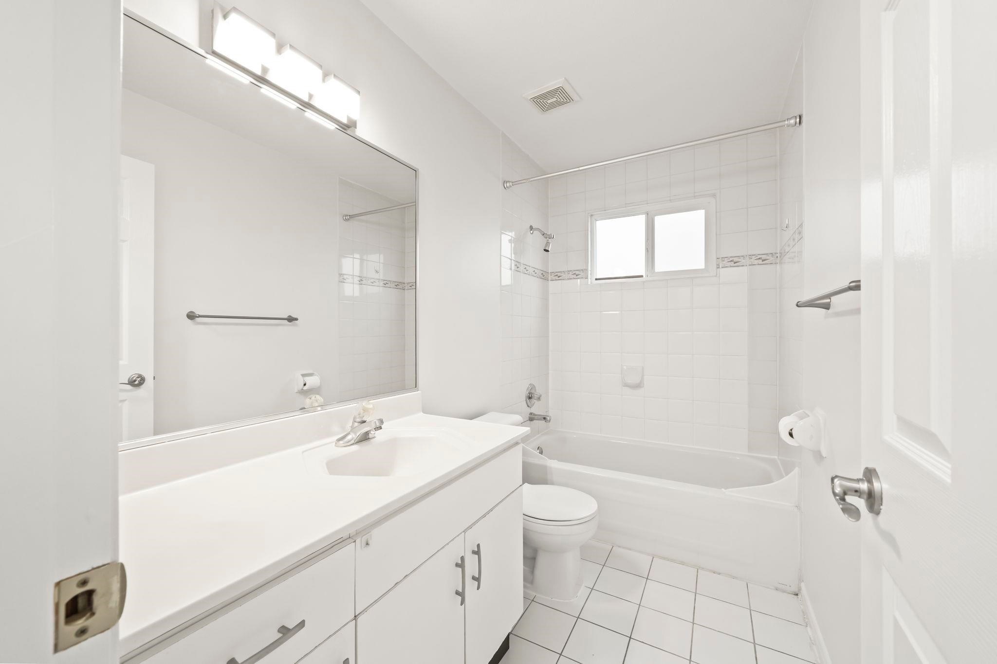 1968 39Th Avenue E, Vancouver, BC