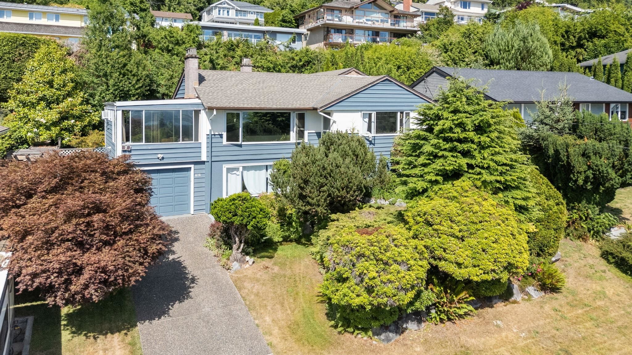 674 Blueridge Avenue, North Vancouver, BC