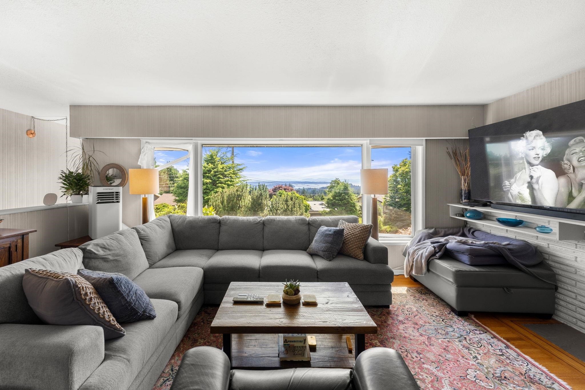 674 Blueridge Avenue, North Vancouver, BC