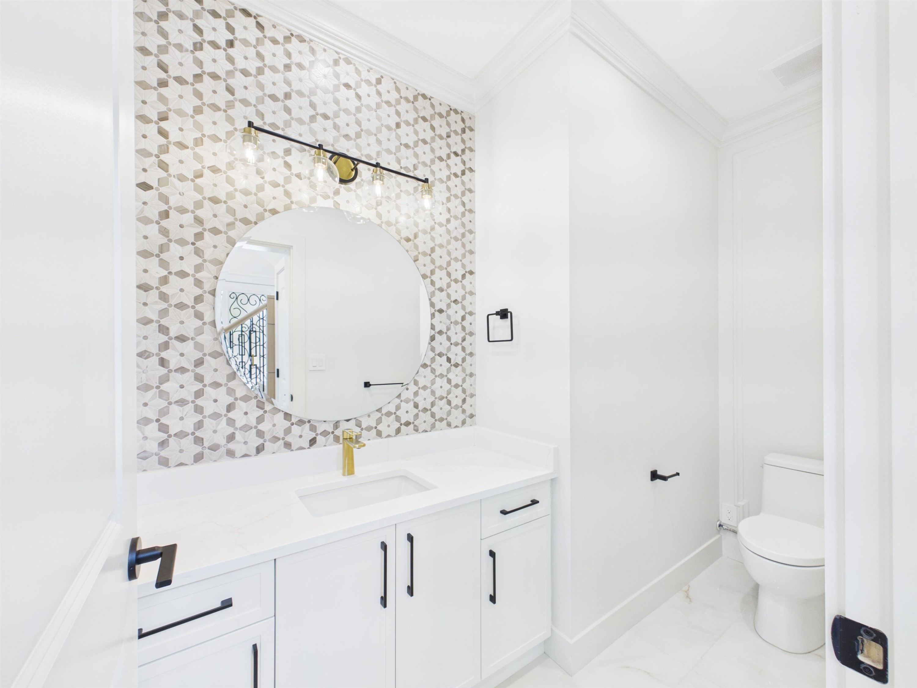 11306 Williams Road, Richmond, BC - Indoor Photo Showing Bathroom
