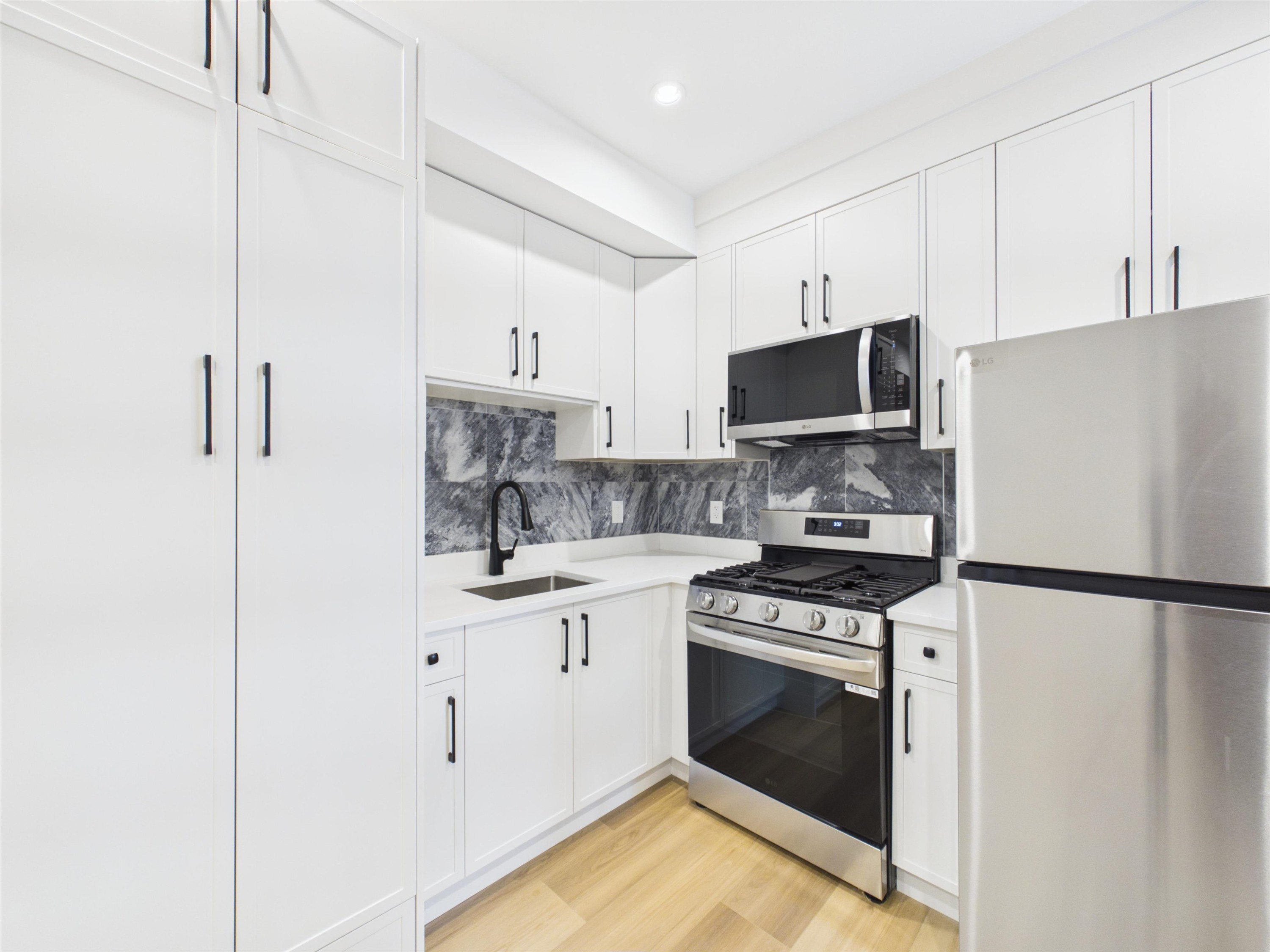 11306 Williams Road, Richmond, BC - Indoor Photo Showing Kitchen