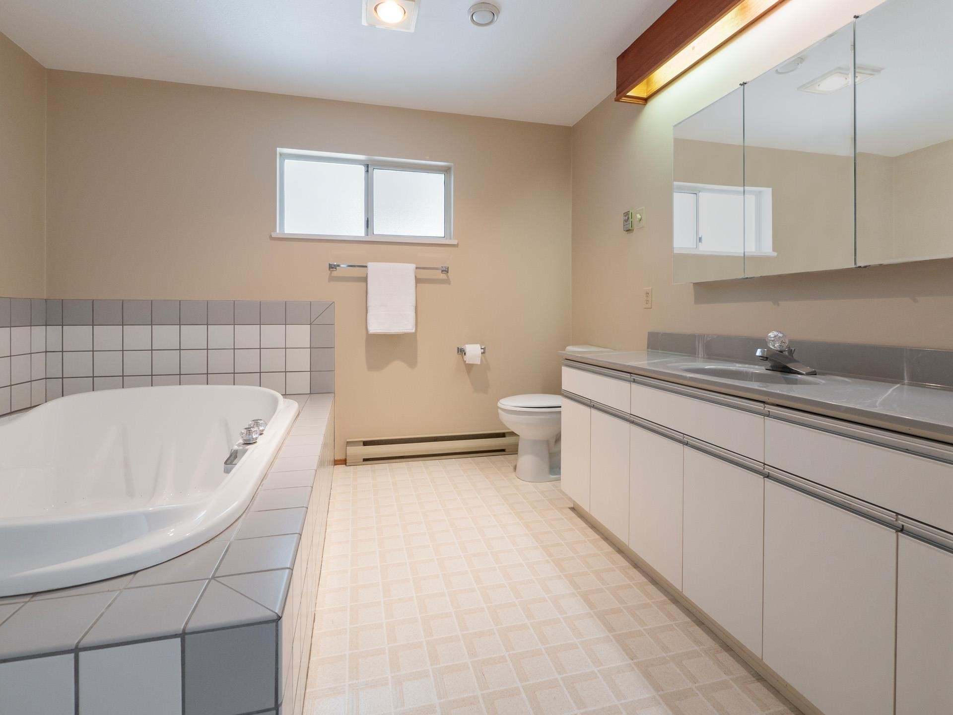 5160 Ridgeview Drive, Sechelt, BC