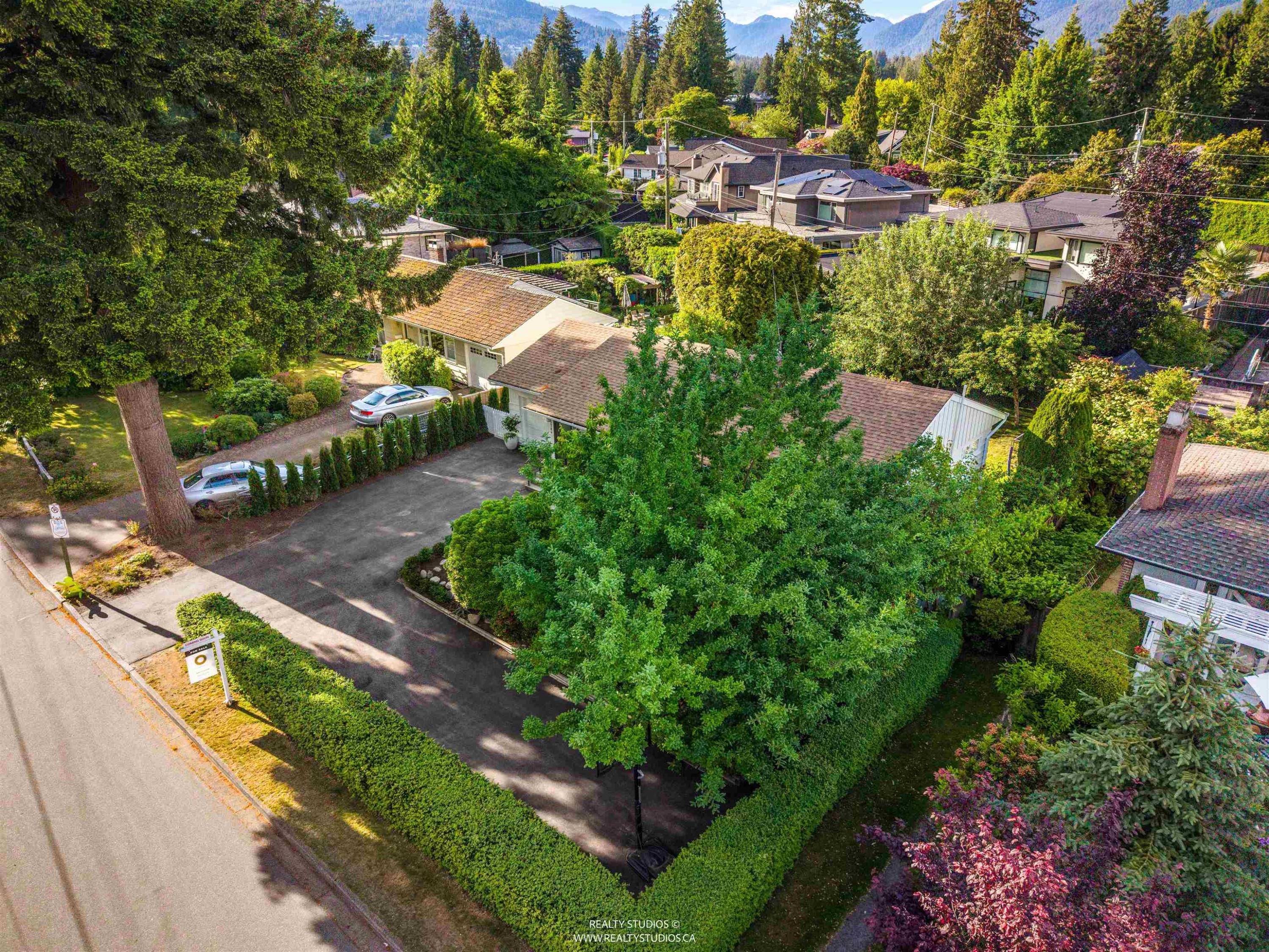 2784 Crescentview Drive, North Vancouver, BC
