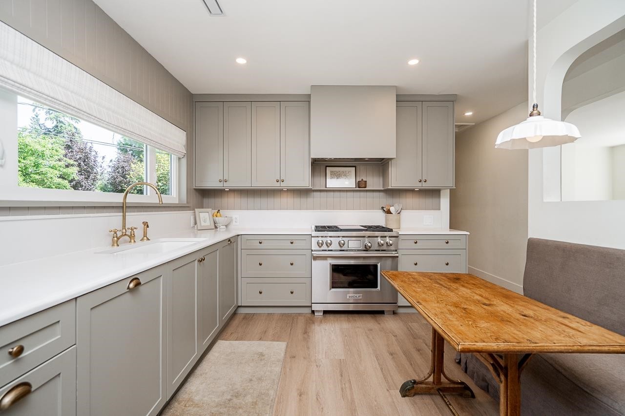 2784 Crescentview Drive, North Vancouver, BC