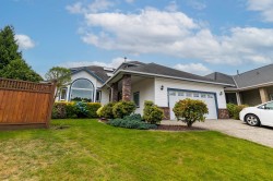 19660 Cedar Lane Pitt Meadows, BC V3Y 2E4