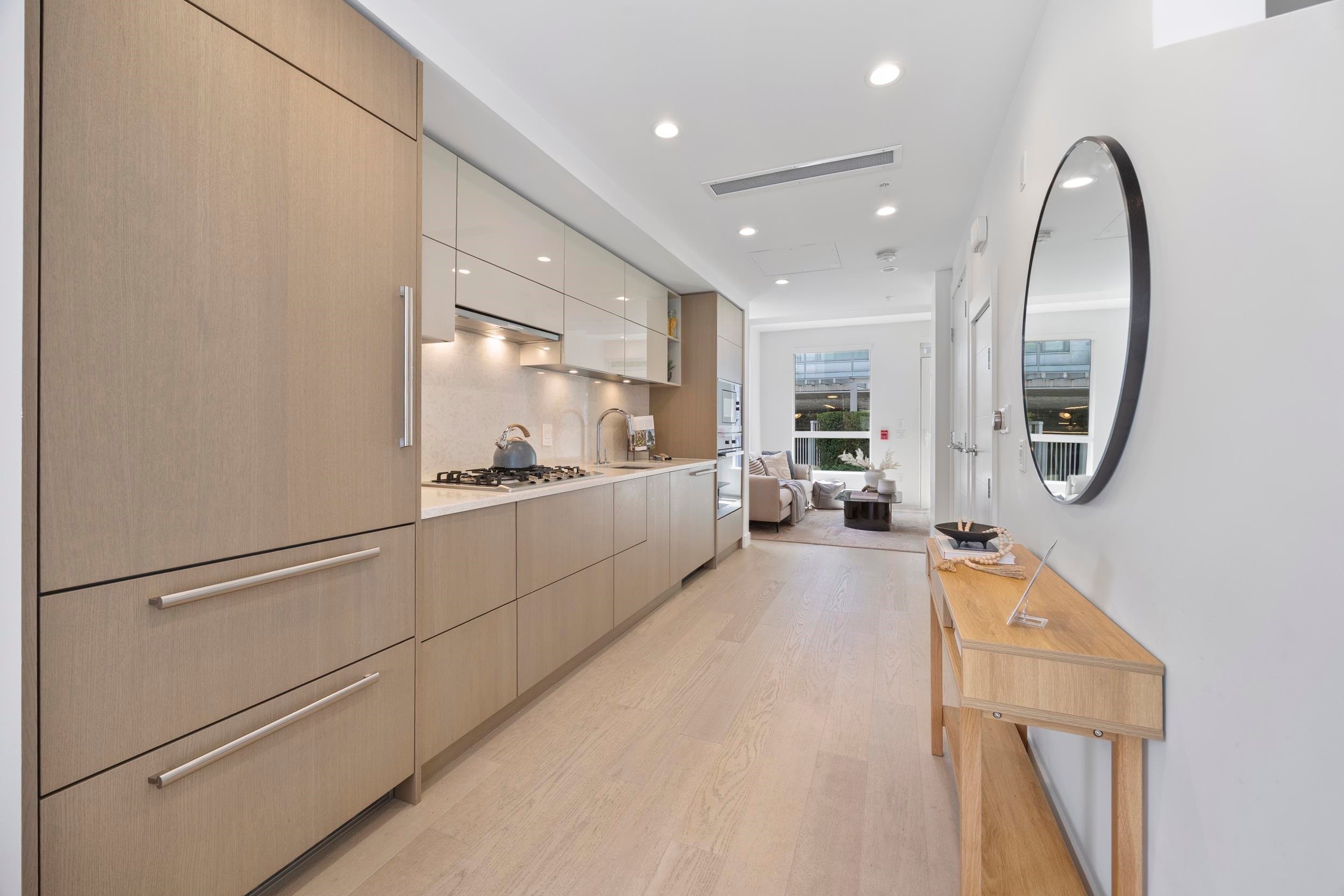 477 King Edward Avenue W, Vancouver, BC - Indoor Photo Showing Kitchen