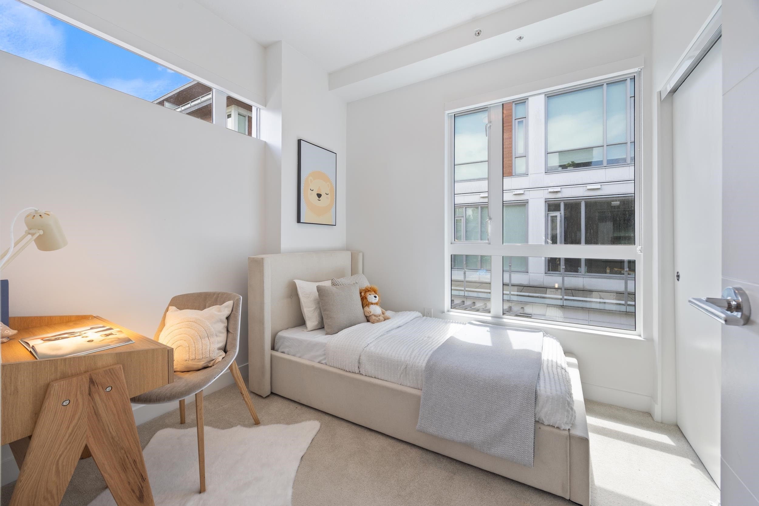 477 King Edward Avenue W, Vancouver, BC - Indoor Photo Showing Bedroom