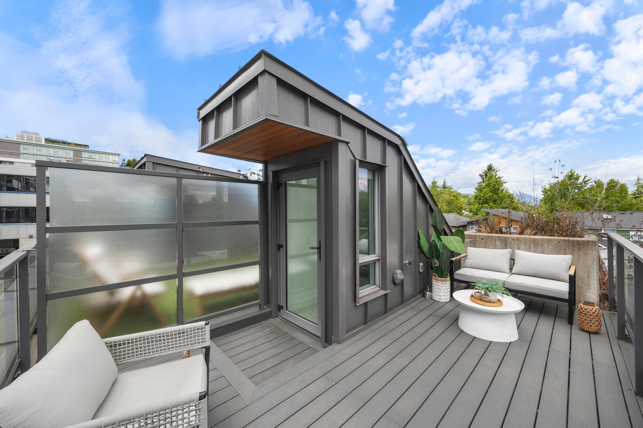 477 King Edward Avenue W, Vancouver, BC - Outdoor With Deck Patio Veranda With Exterior