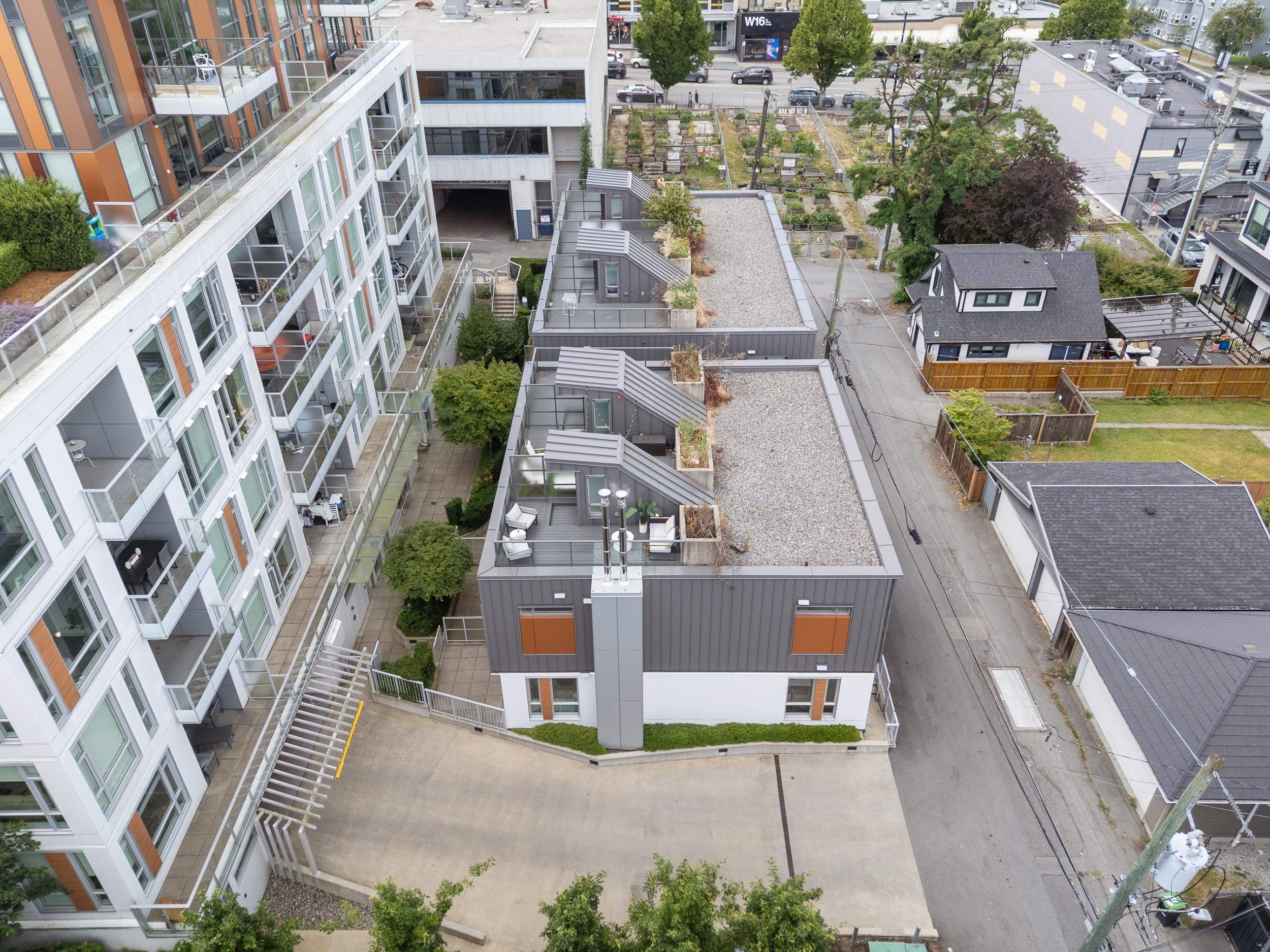 477 King Edward Avenue W, Vancouver, BC - Outdoor