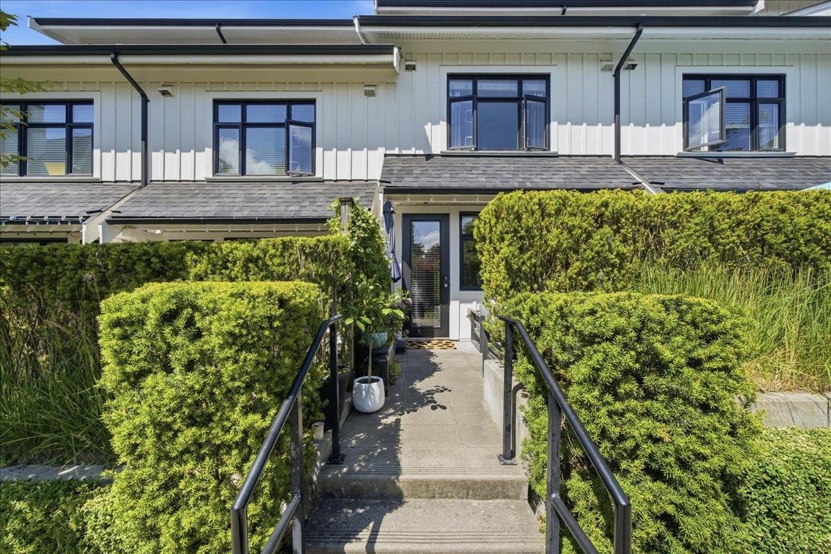 5743 St George Street, Vancouver, BC