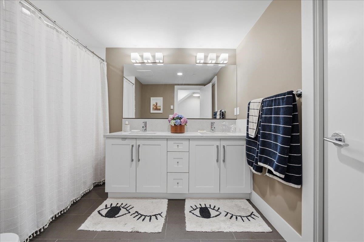 5743 St George Street, Vancouver, BC