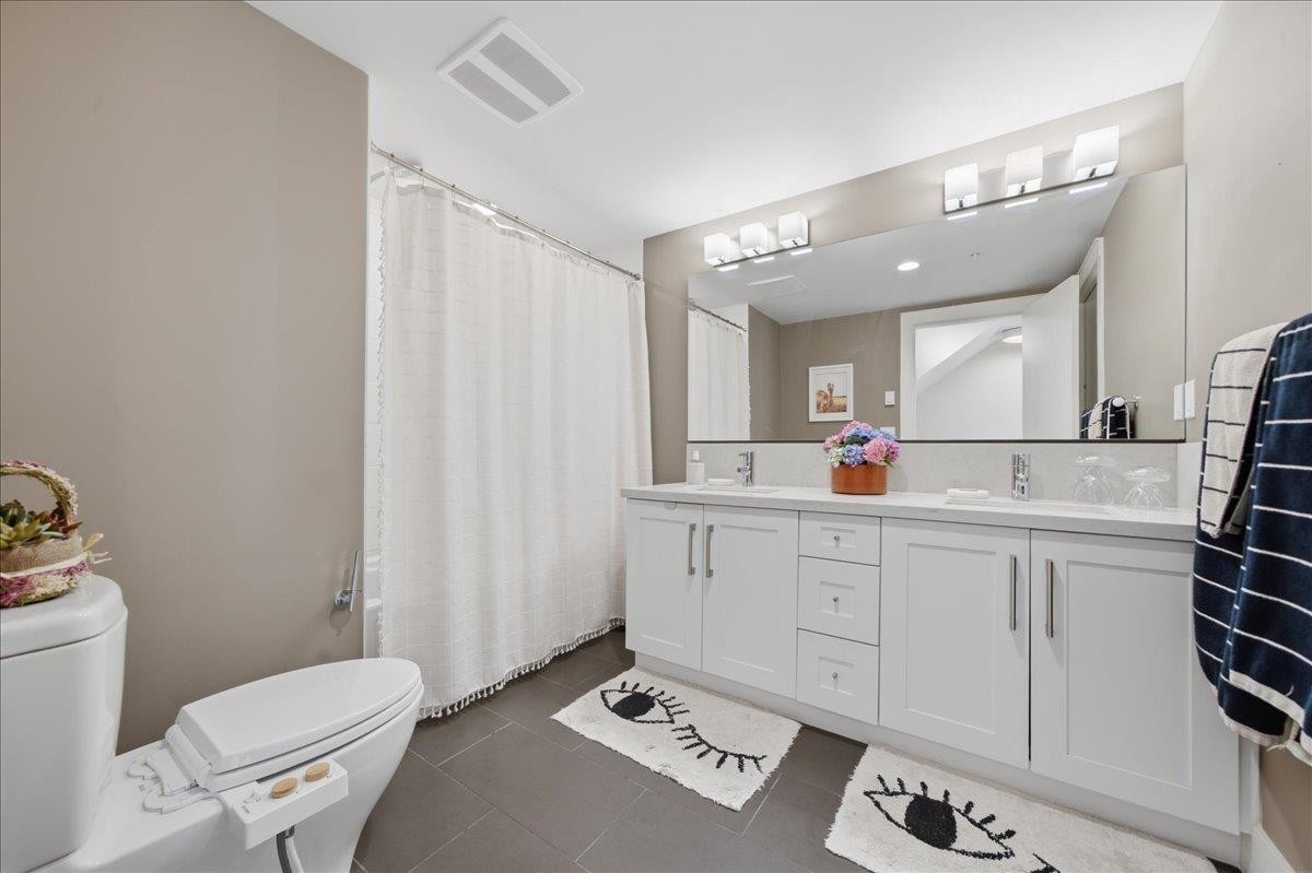 5743 St George Street, Vancouver, BC