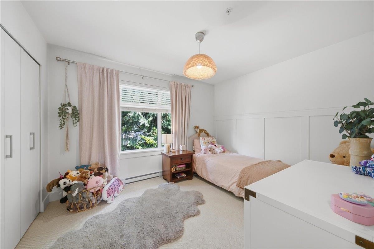 5743 St George Street, Vancouver, BC
