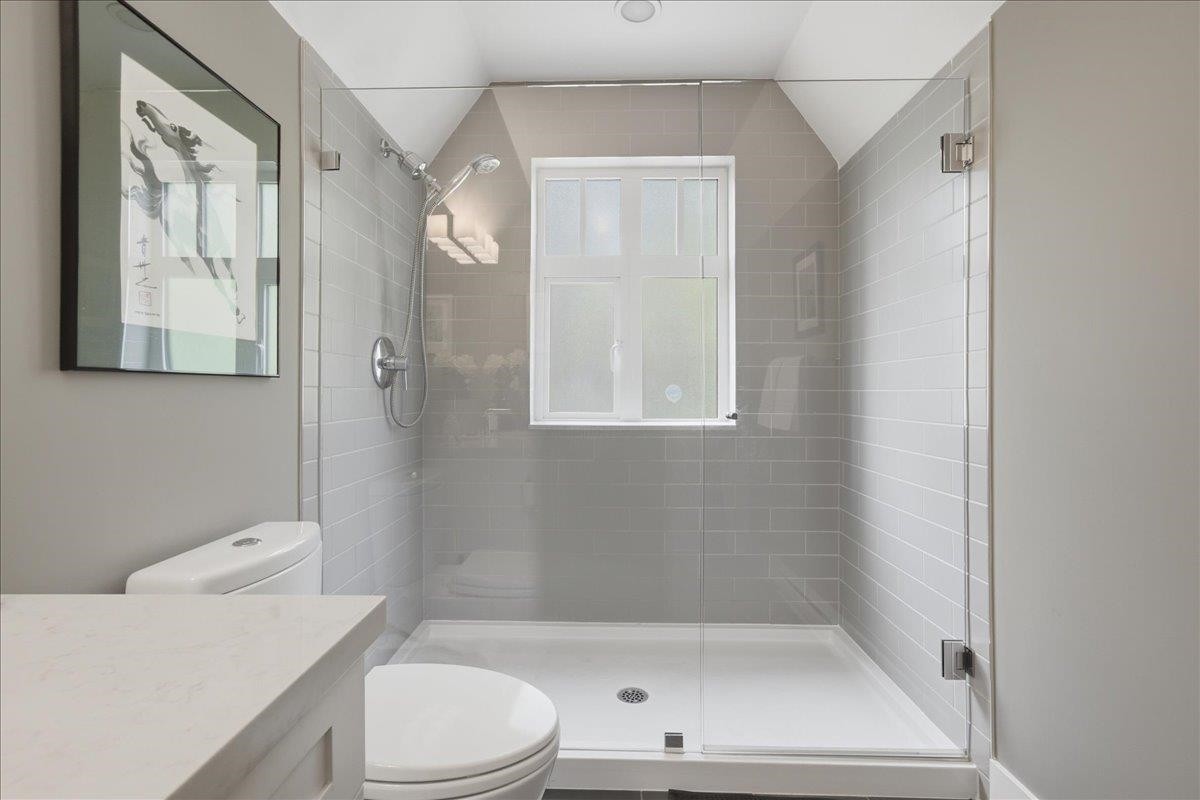 5743 St George Street, Vancouver, BC