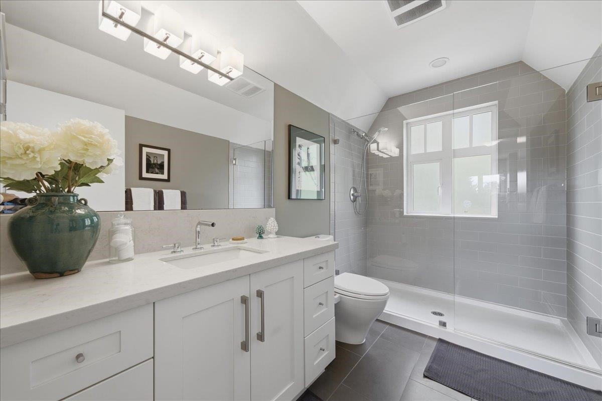 5743 St George Street, Vancouver, BC