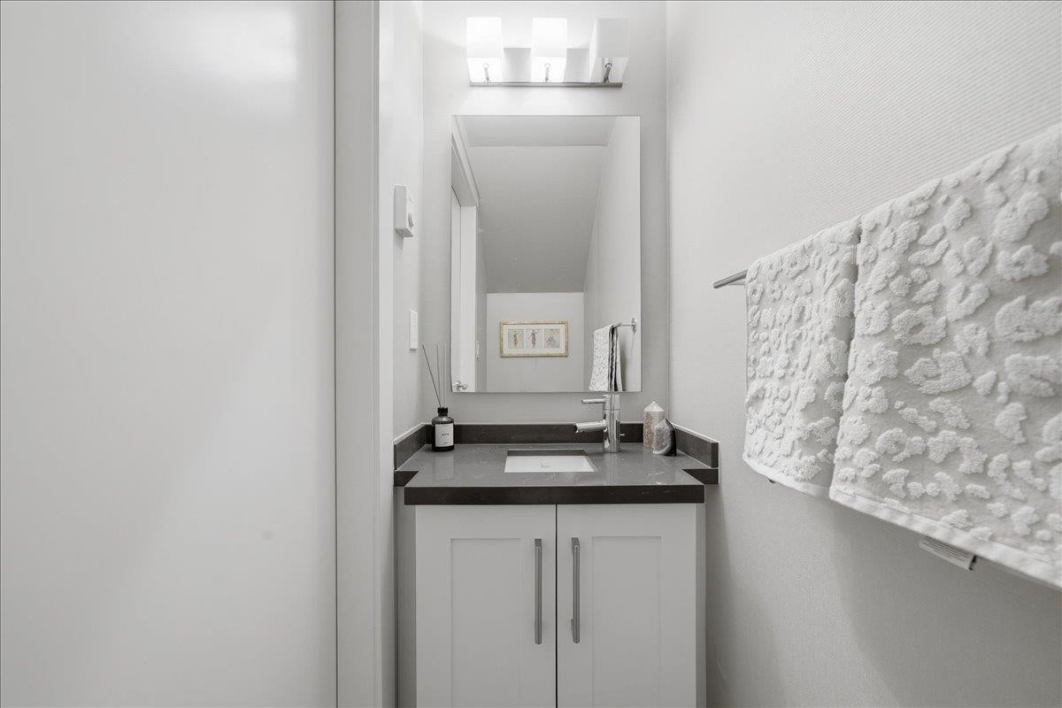 5743 St George Street, Vancouver, BC