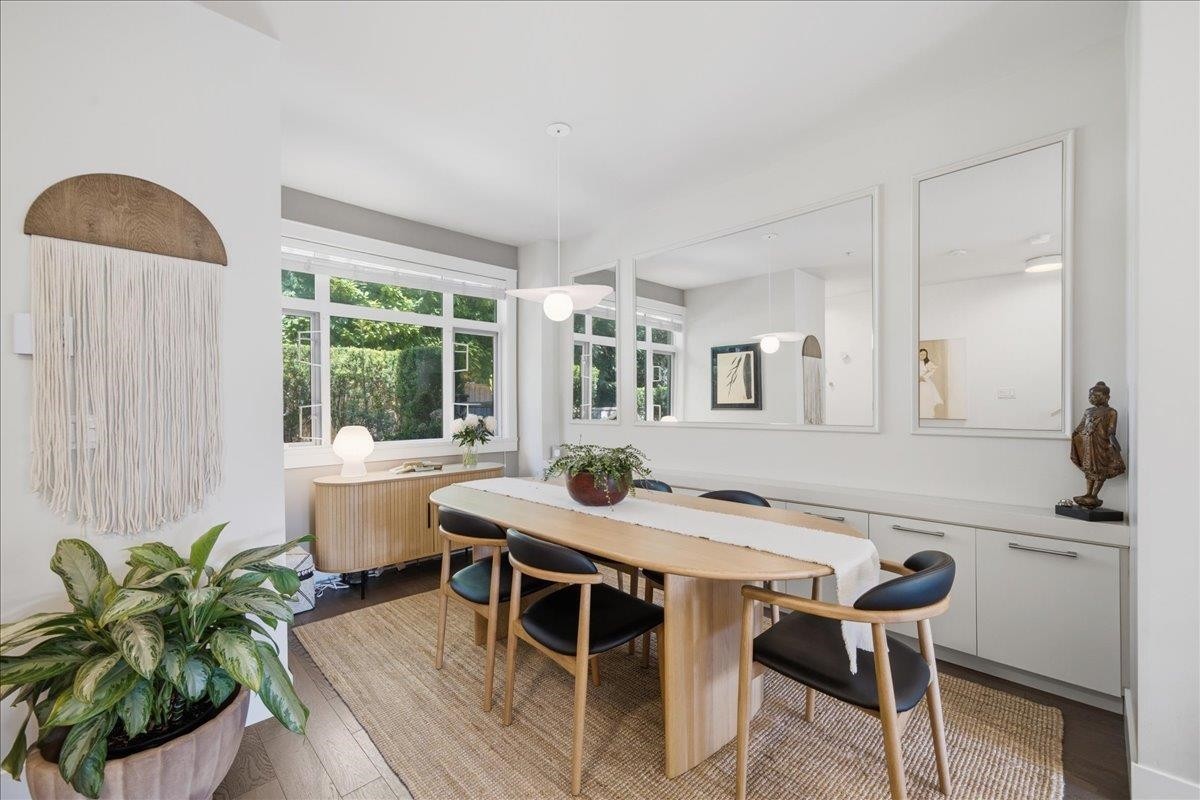 5743 St George Street, Vancouver, BC