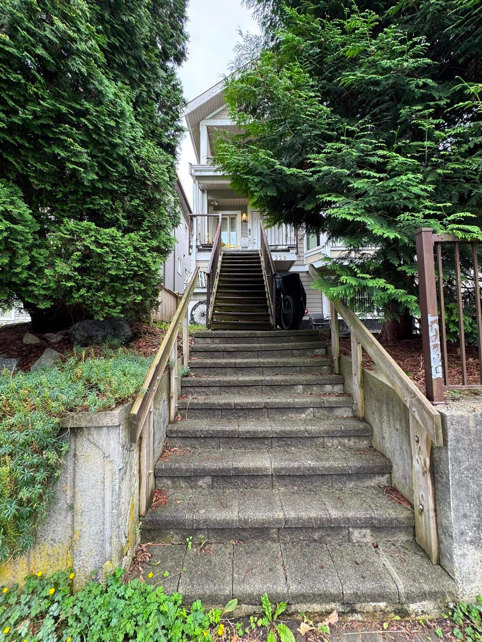 220 15Th Avenue E, Vancouver, BC