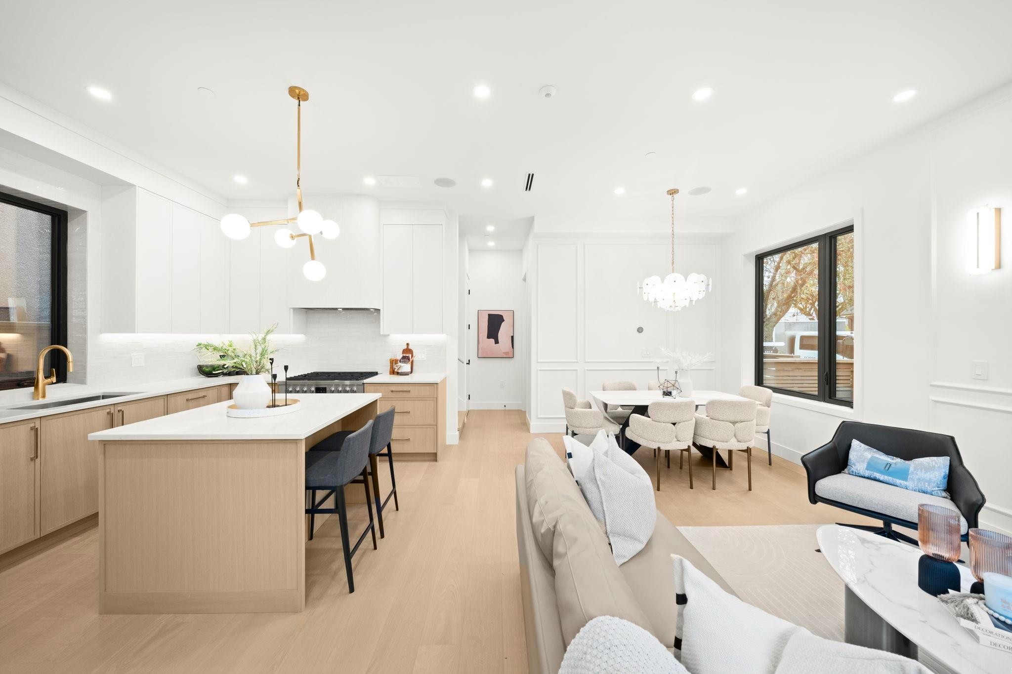 1095 14Th Avenue E, Vancouver, BC