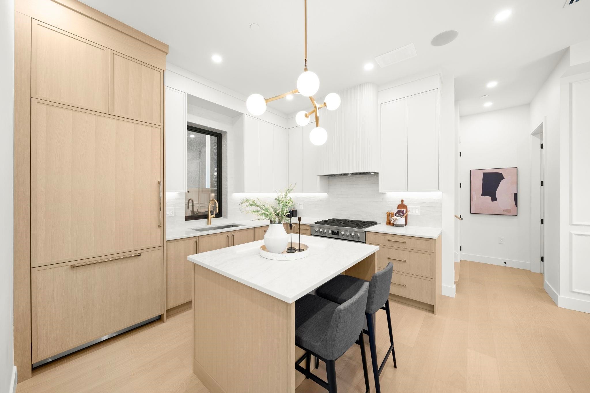 1095 14Th Avenue E, Vancouver, BC