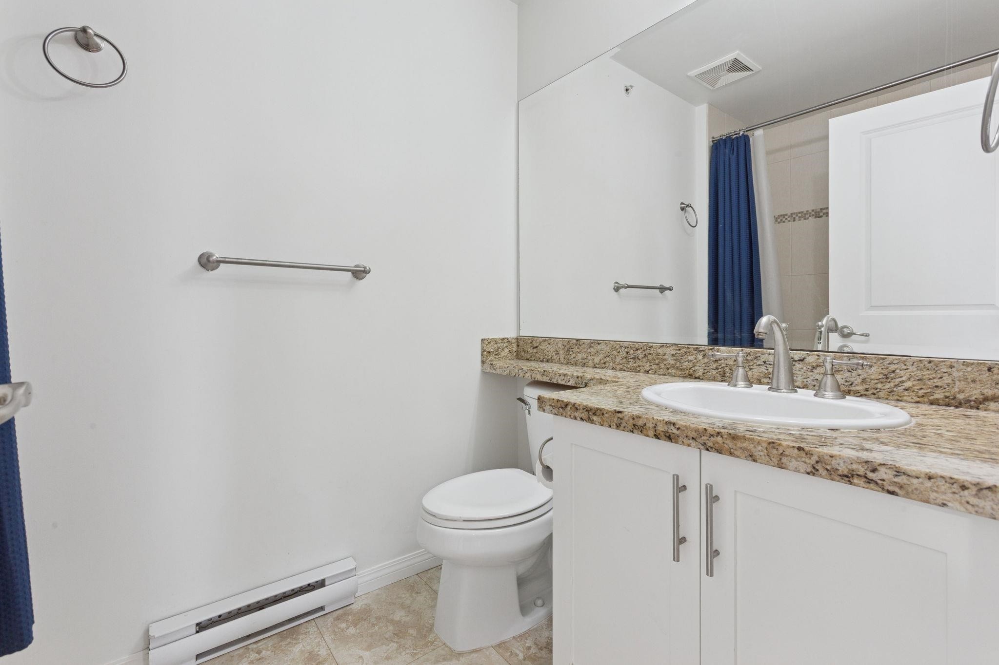 301-5000 Imperial Street, Burnaby, BC - Indoor Photo Showing Bathroom