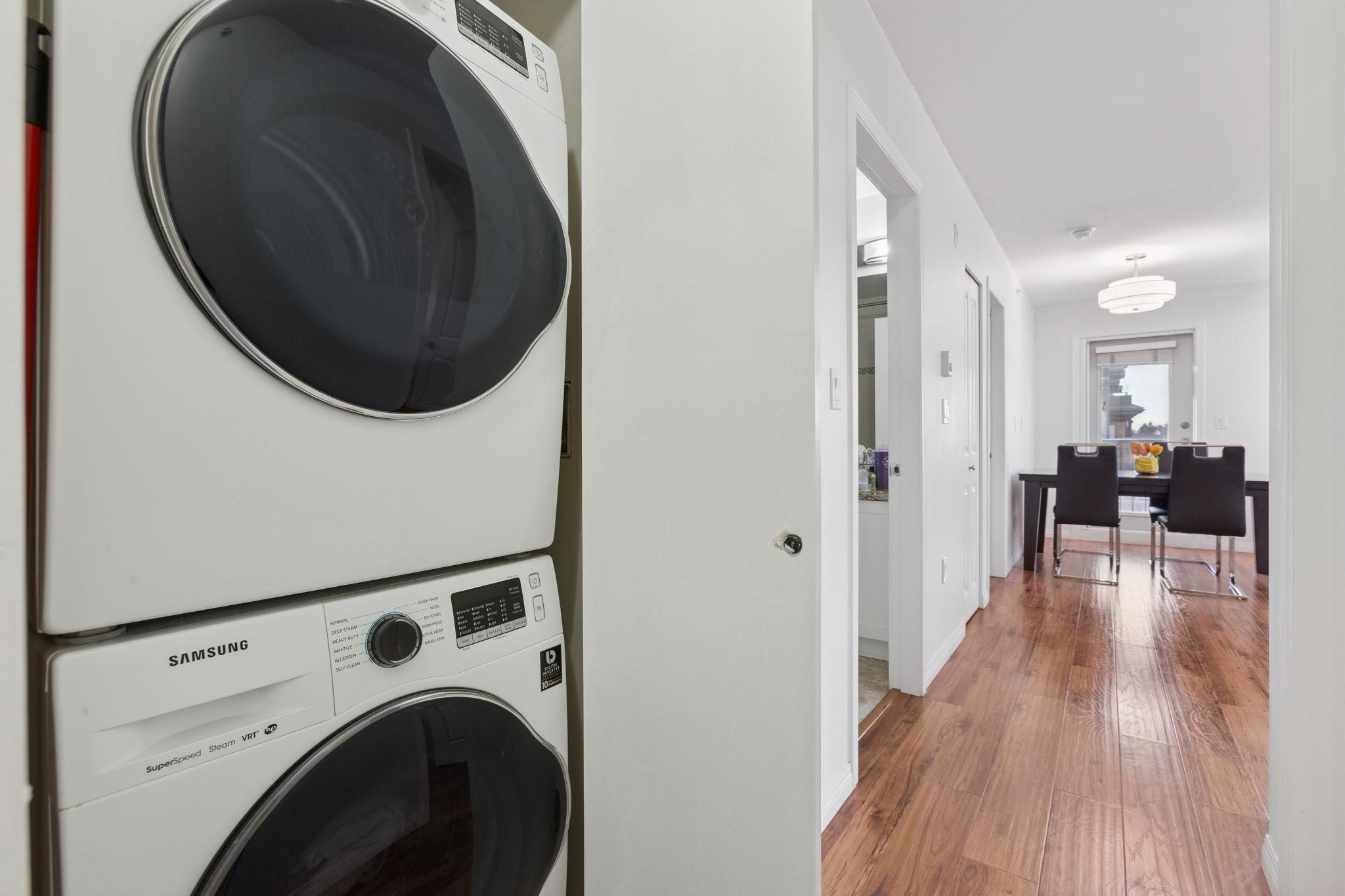 301-5000 Imperial Street, Burnaby, BC - Indoor Photo Showing Laundry Room