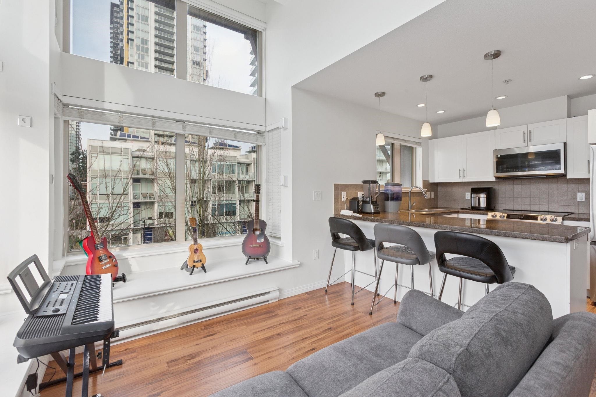301-5000 Imperial Street, Burnaby, BC - Indoor