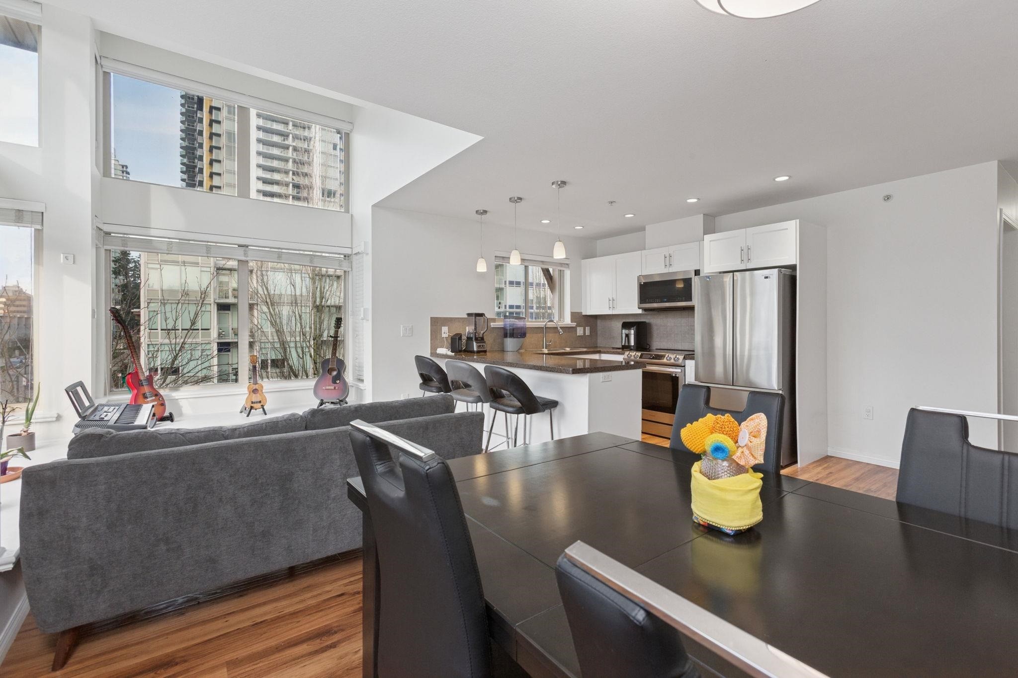 301-5000 Imperial Street, Burnaby, BC - Indoor