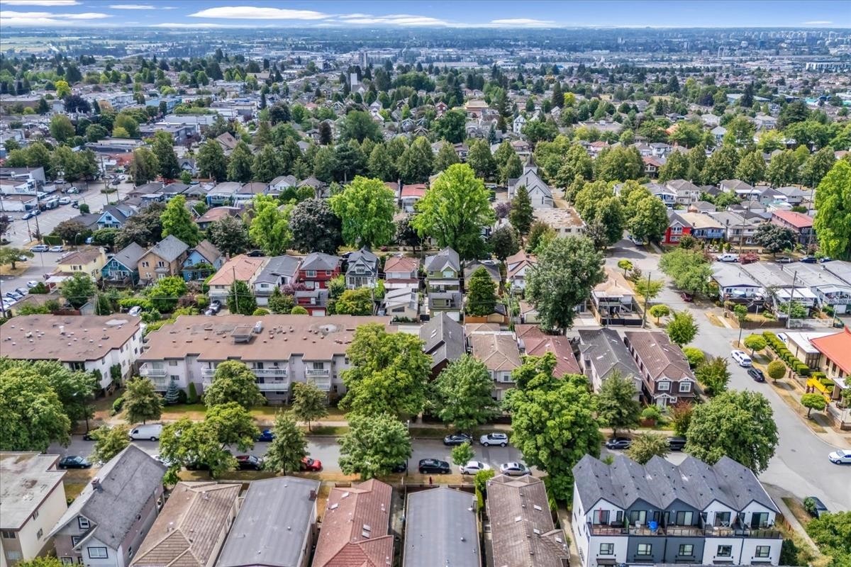 546 44Th Avenue E, Vancouver, BC