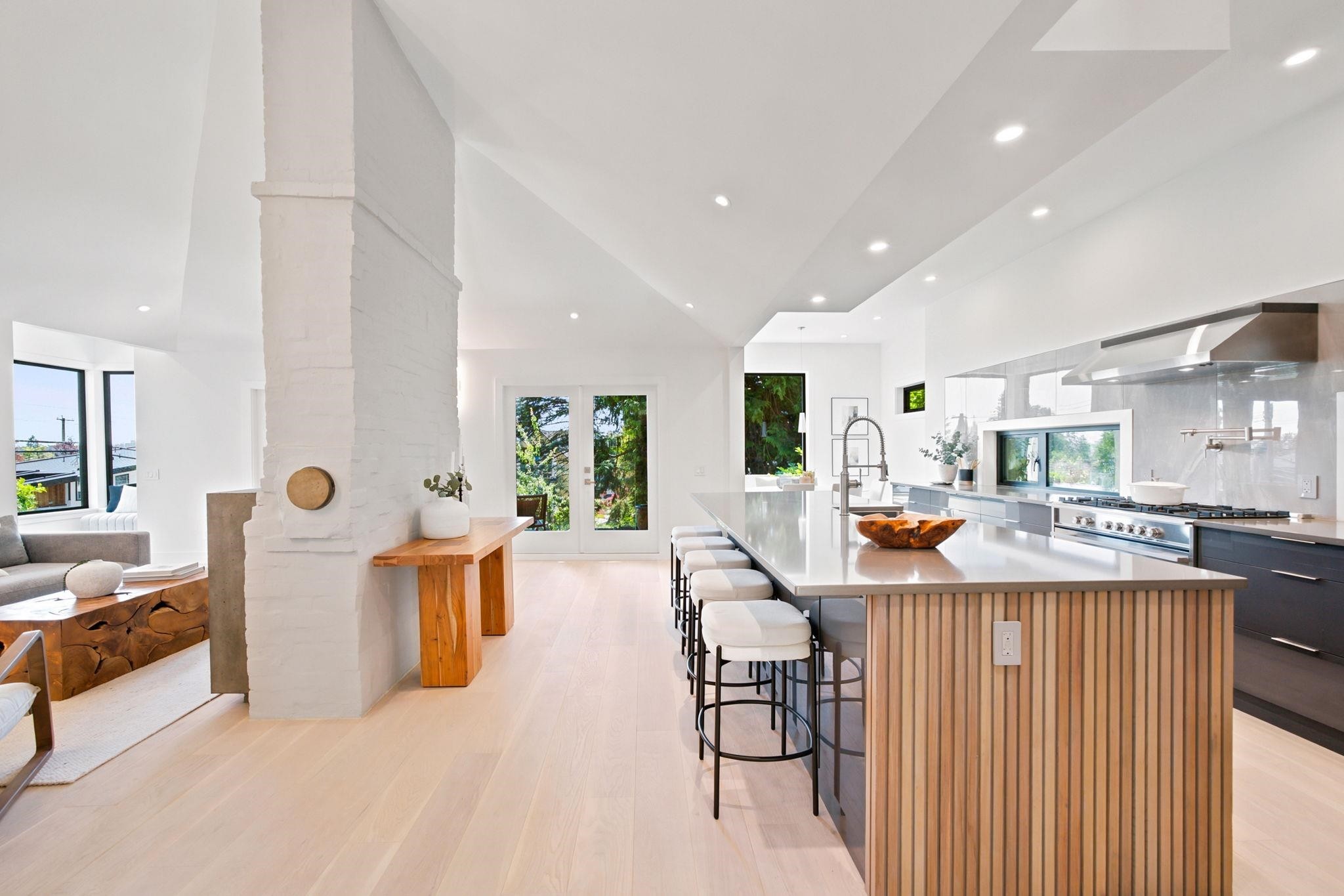 2508 Nelson Avenue, West Vancouver, BC