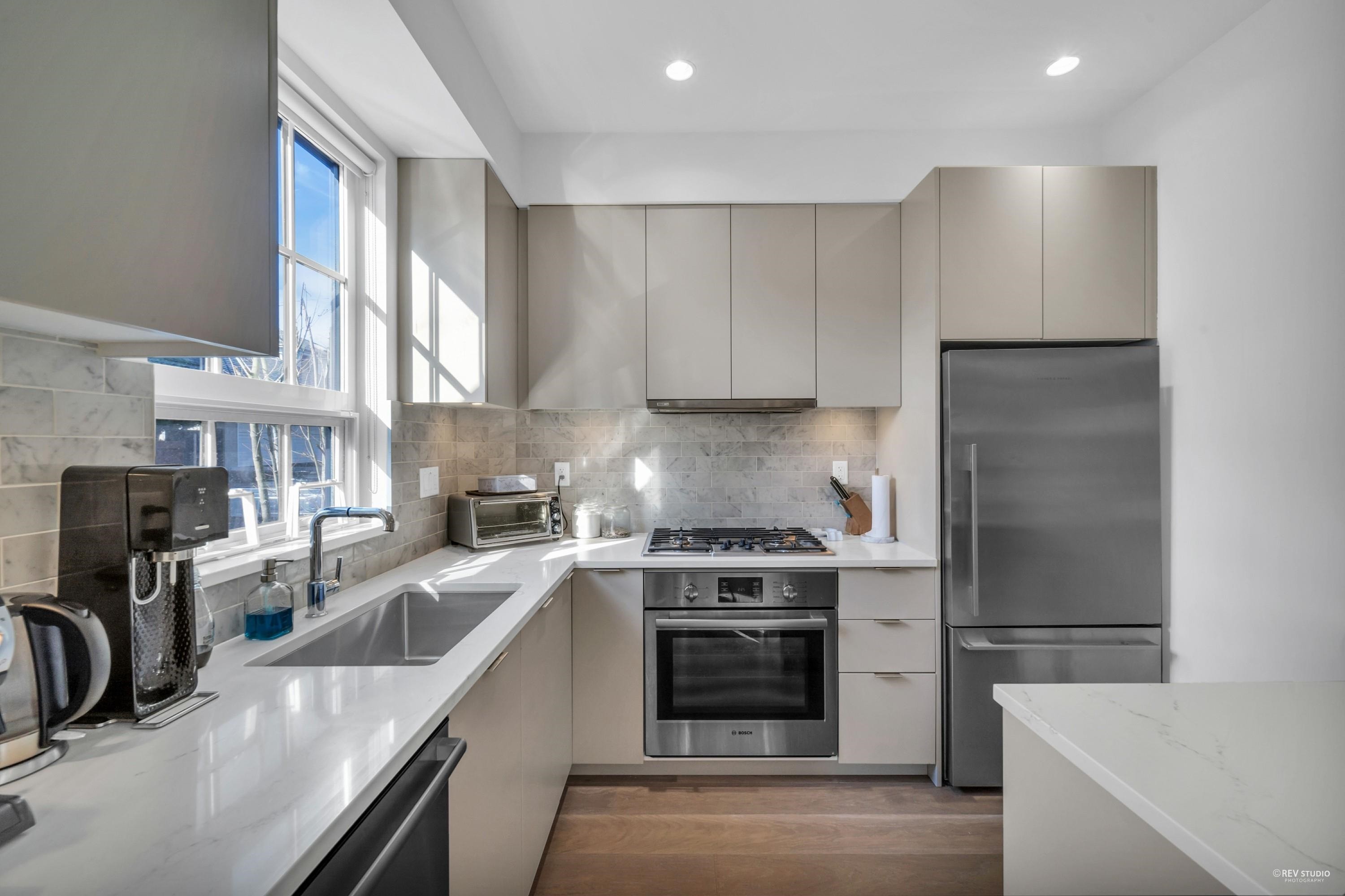 7901 Oak Street, Vancouver, BC