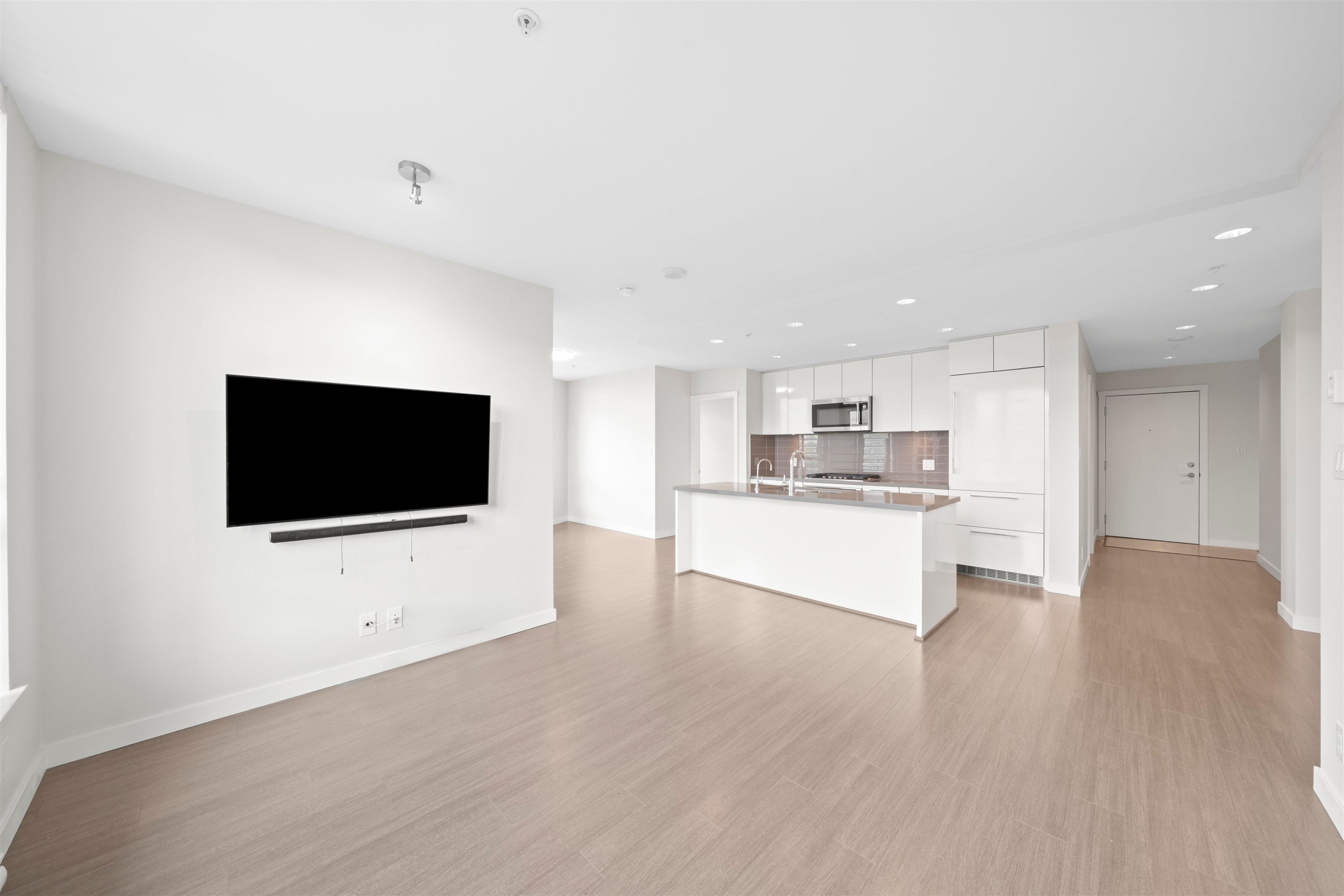 2801-3093 Windsor Gate, Coquitlam, BC