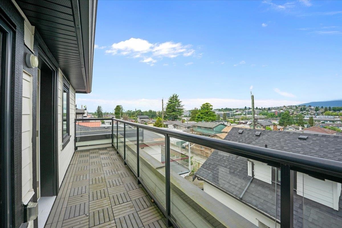 3179 16Th Avenue E, Vancouver, BC