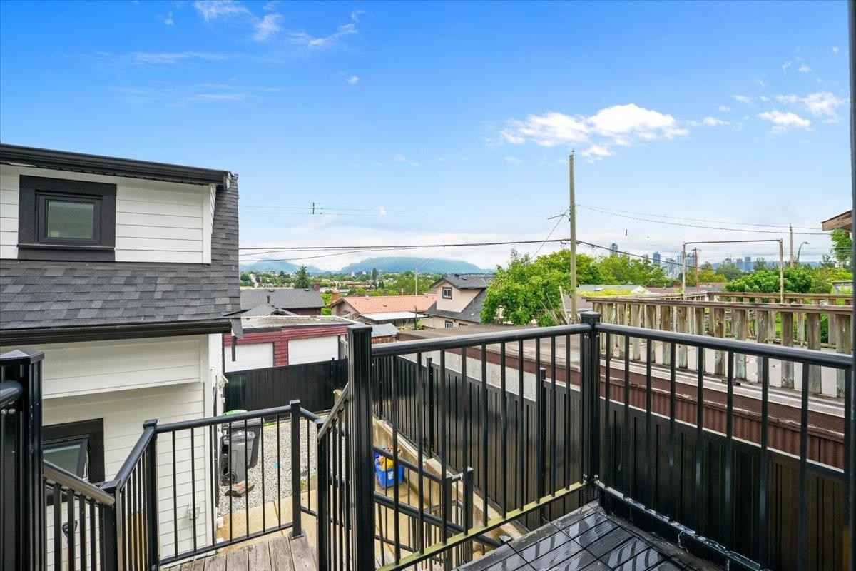 3179 16Th Avenue E, Vancouver, BC