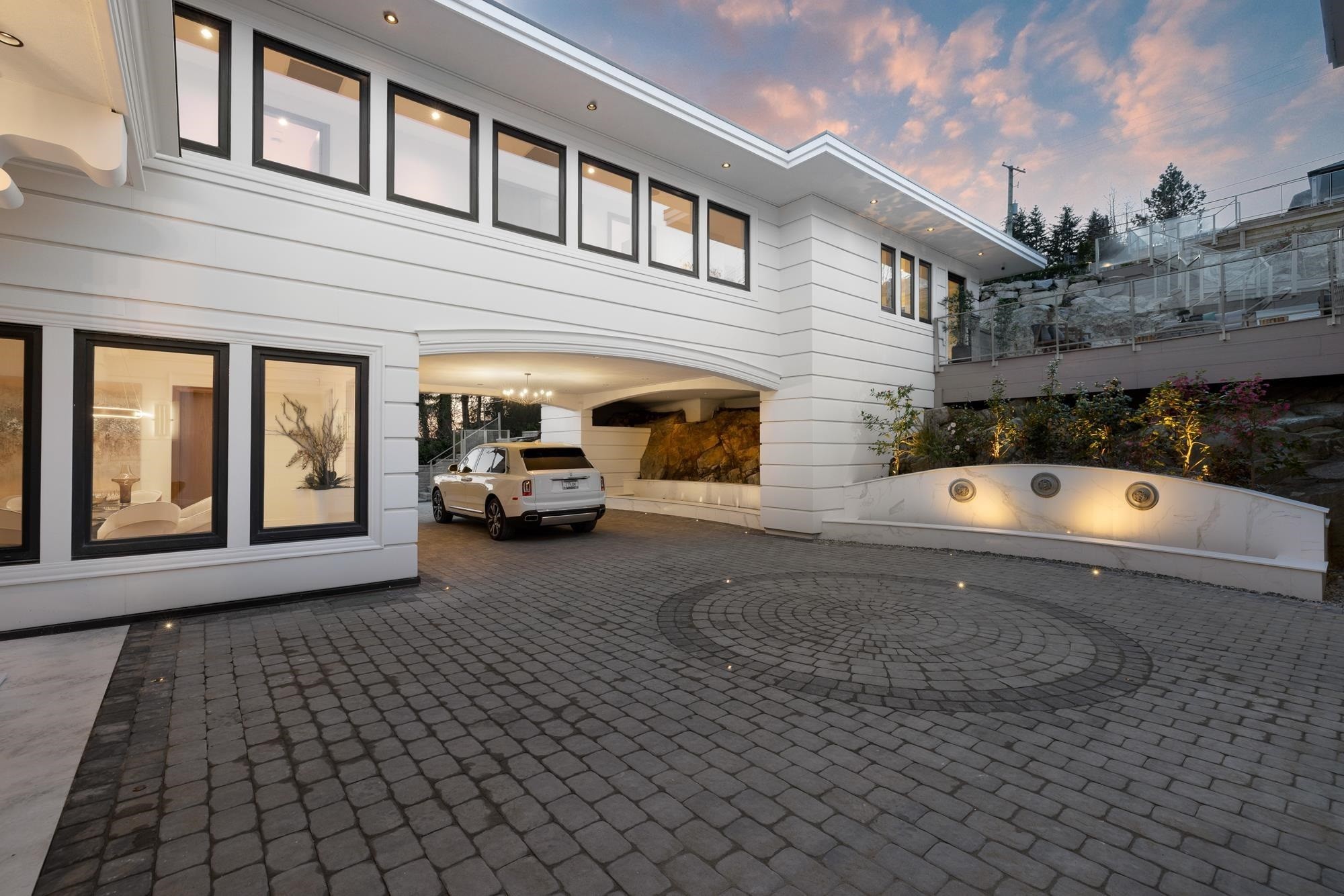 835 Farmleigh Road, West Vancouver, BC - Outdoor With Exterior
