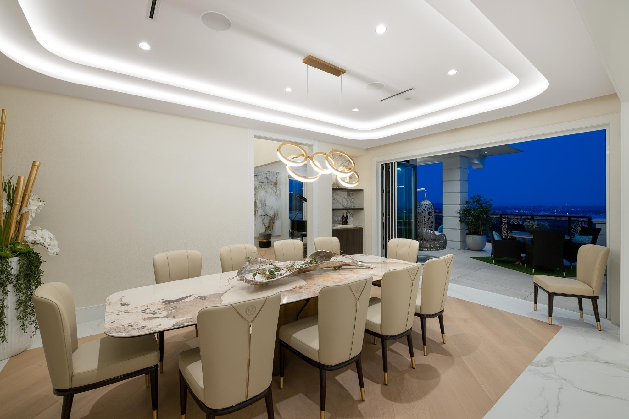 835 Farmleigh Road, West Vancouver, BC - Indoor Photo Showing Dining Room