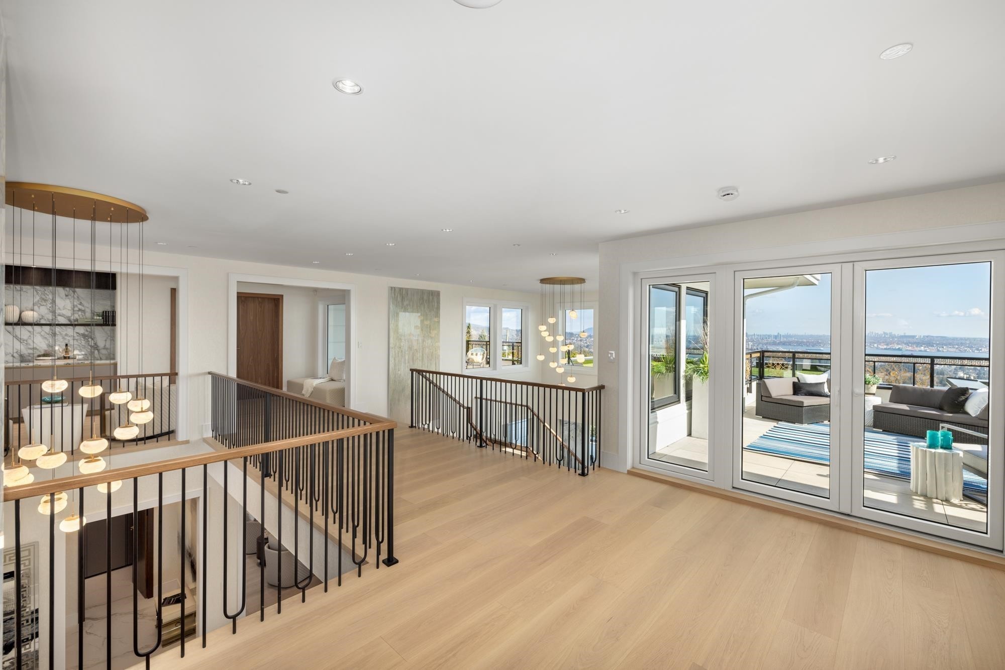 835 Farmleigh Road, West Vancouver, BC - Indoor Photo Showing Other Room